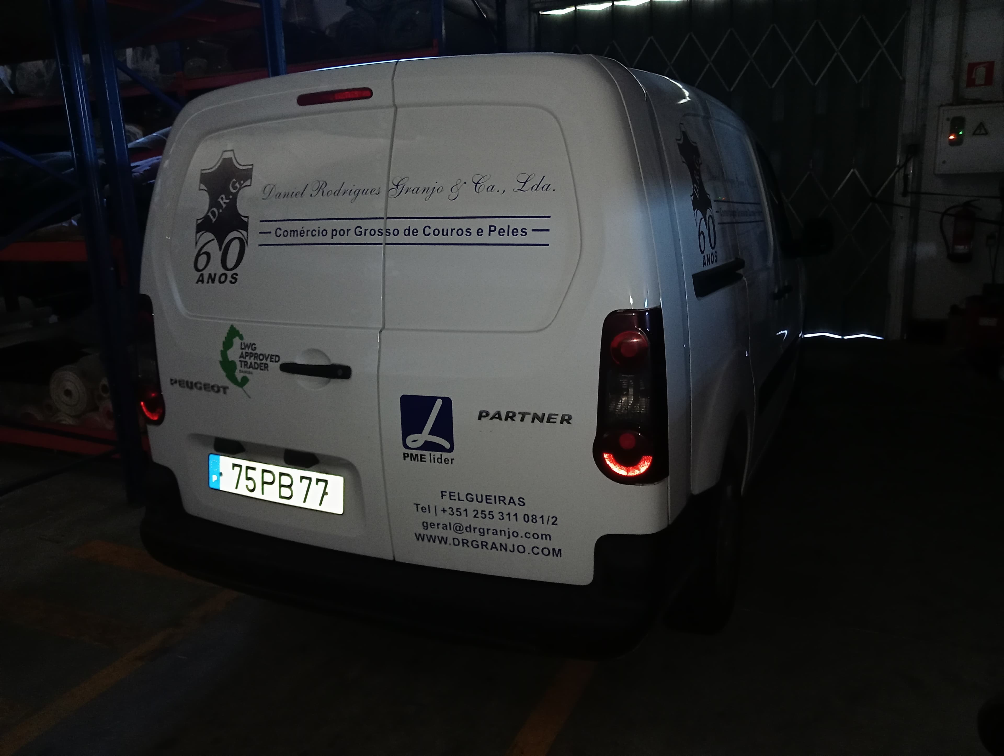Peugeot Partner · Ano 2014 — imagem 3