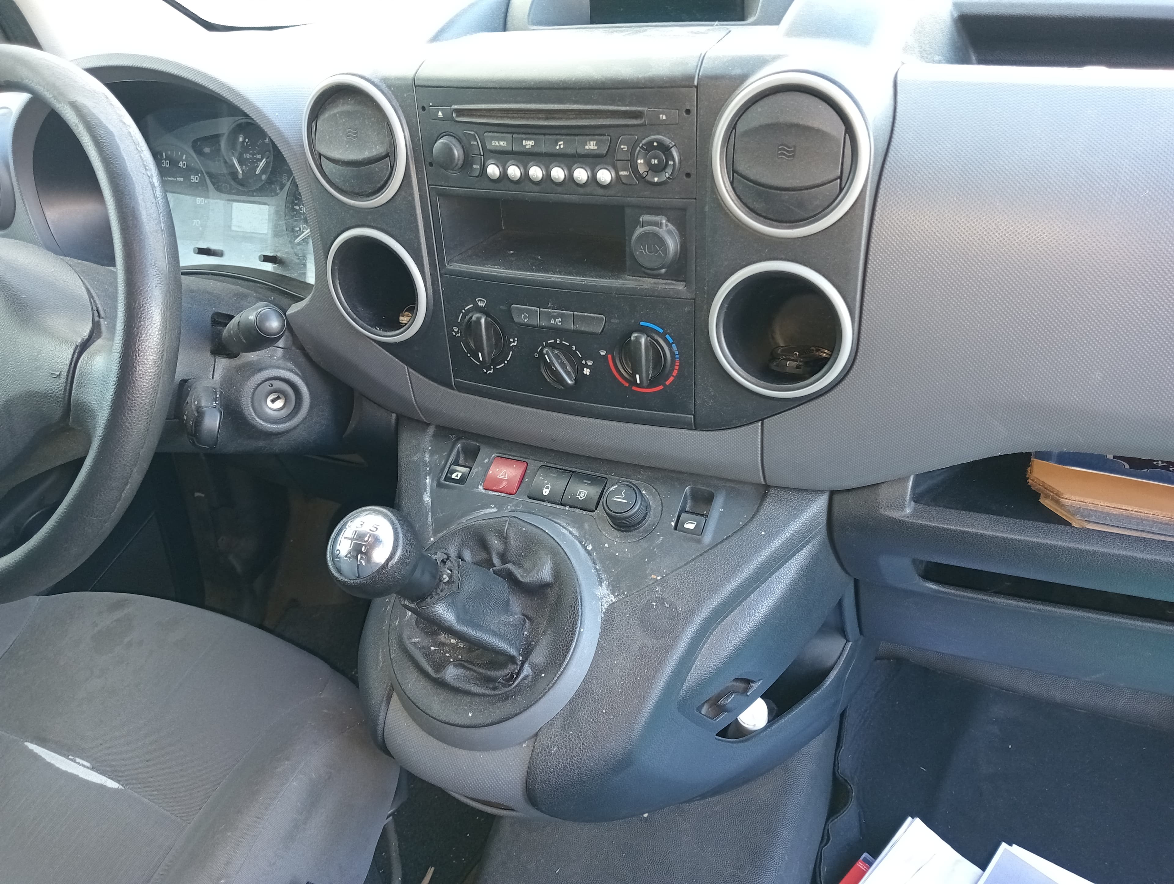 Peugeot Partner · Año 2015 — imagen 8