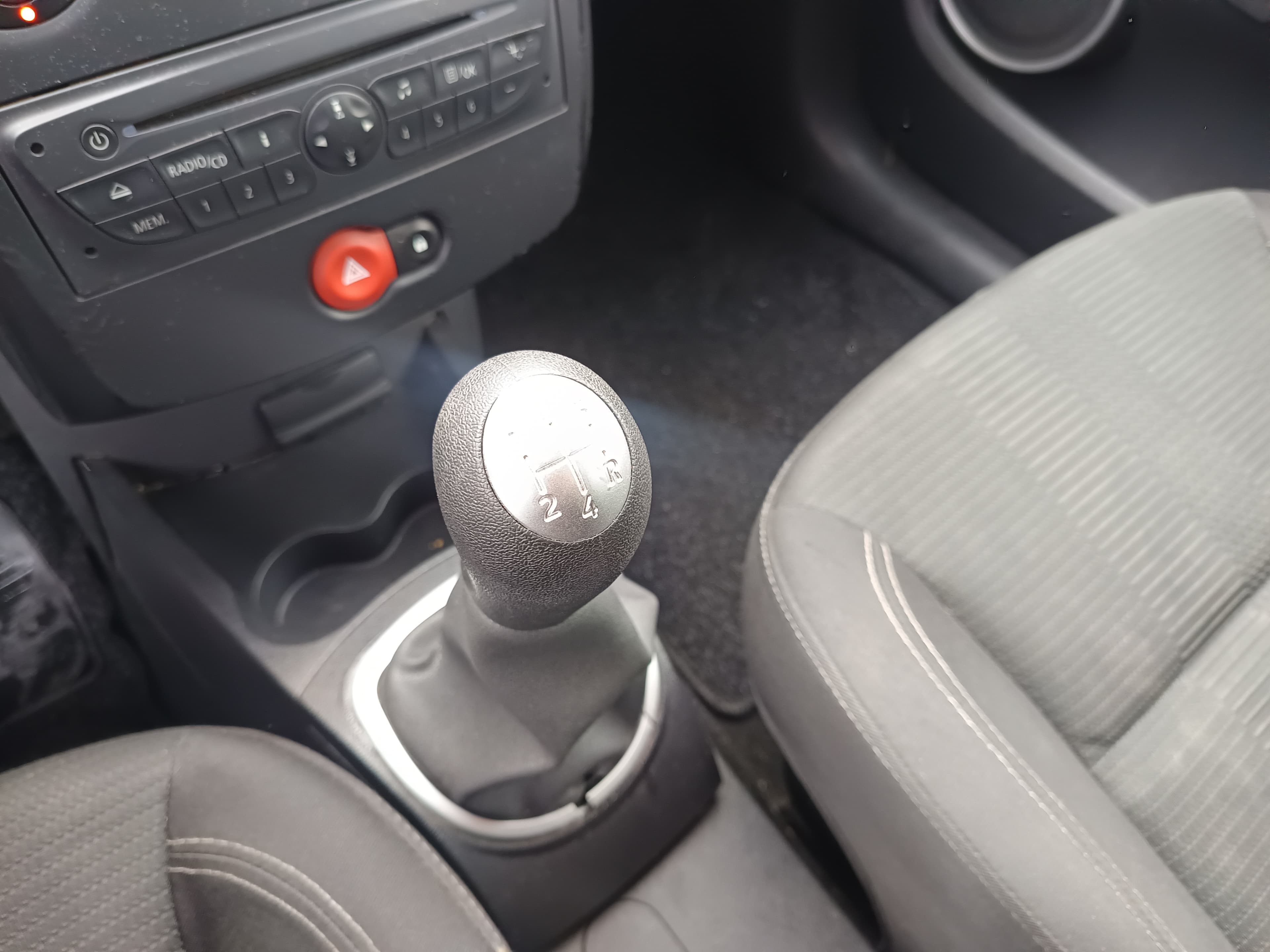 Renault Clio · Ano 2011 — image 38