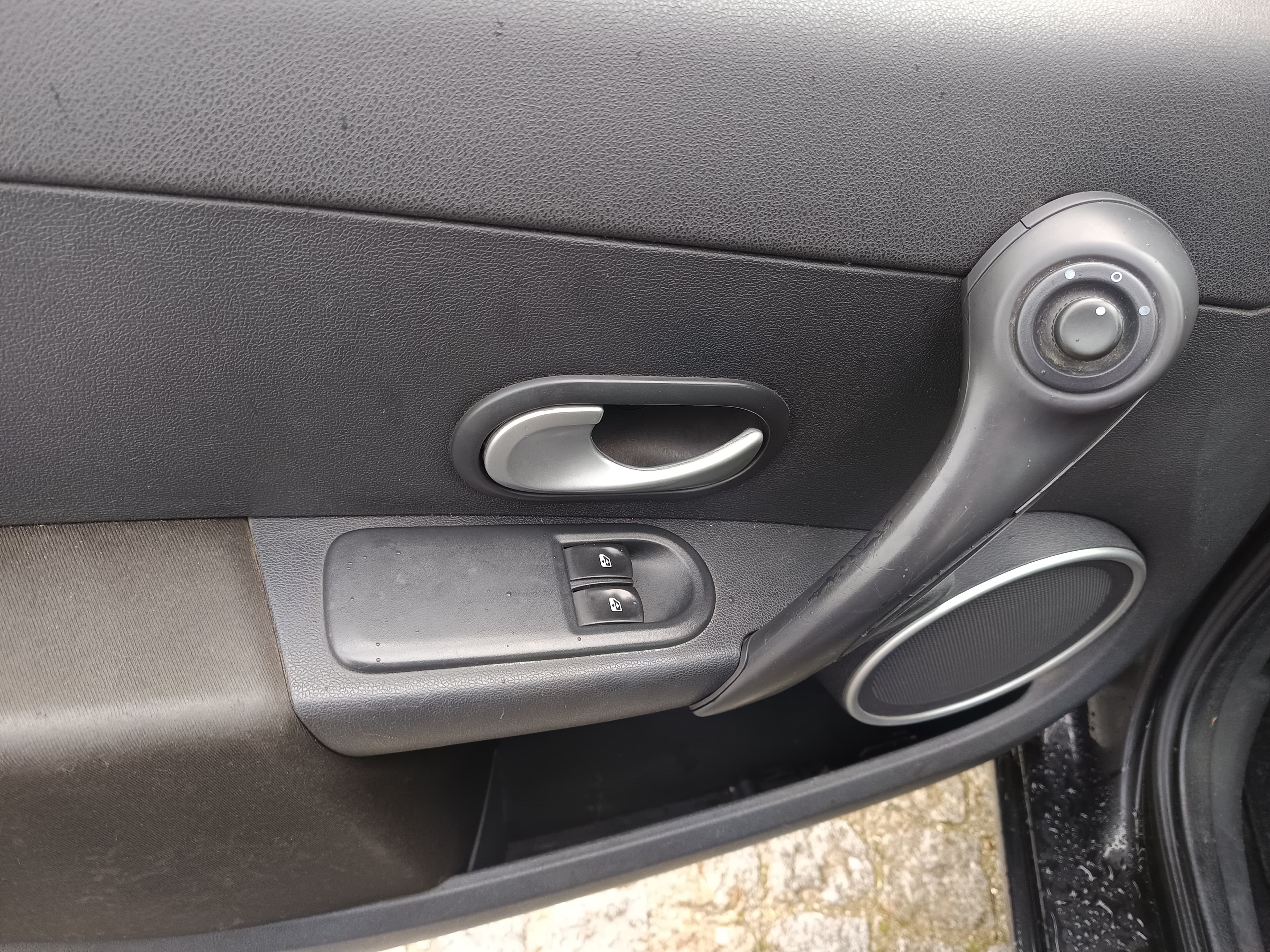 Renault Clio · Ano 2011 — image 31