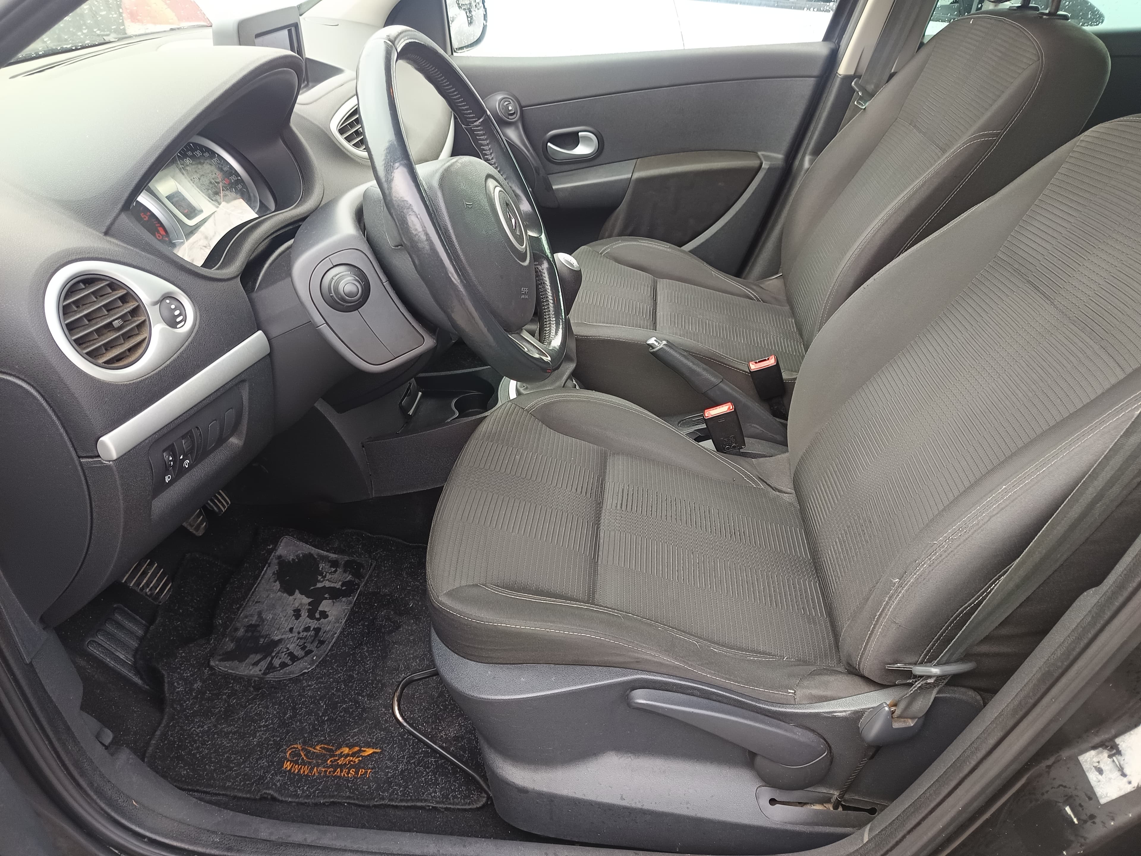 Renault Clio · Ano 2011 — image 30
