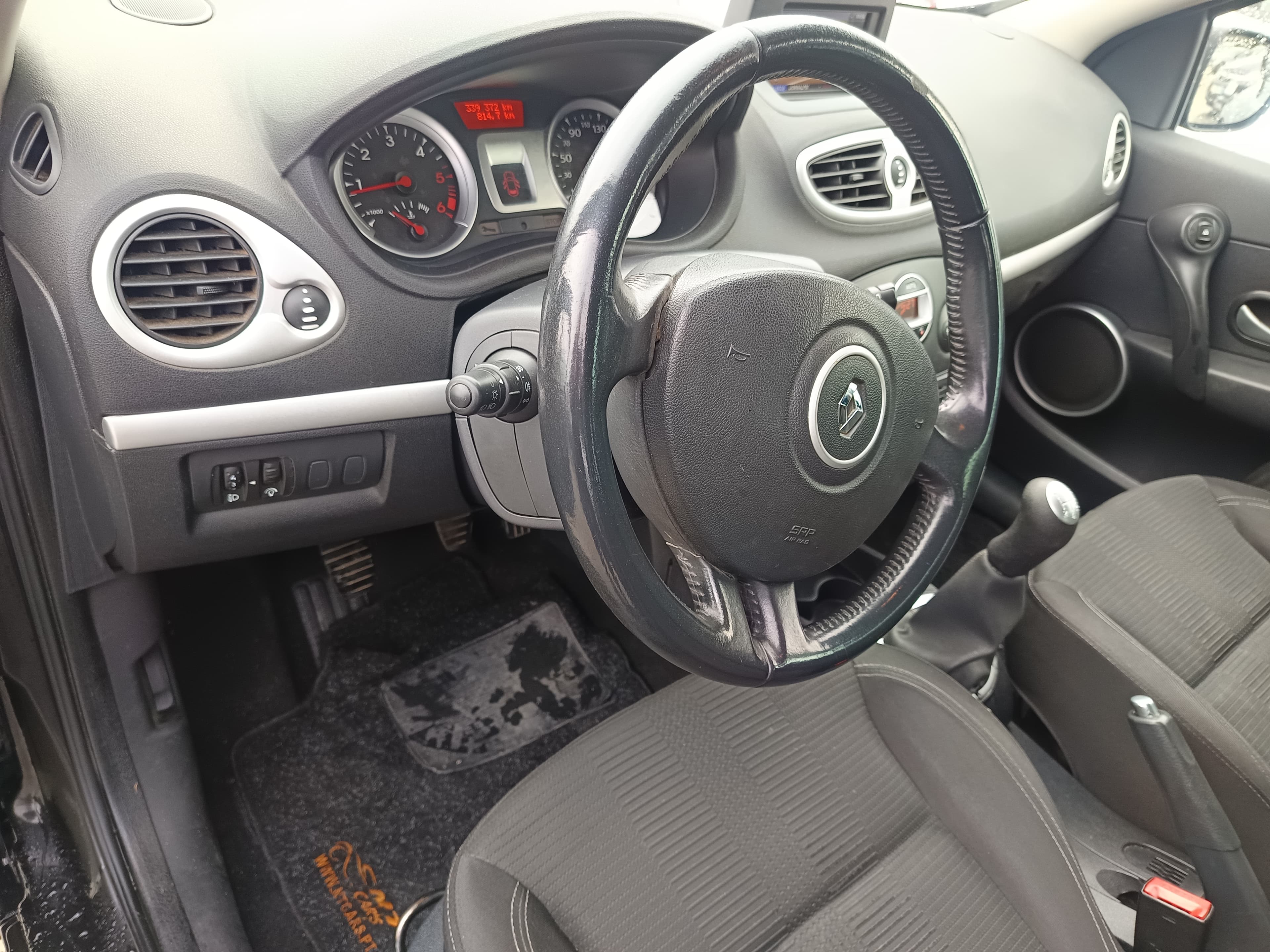 Renault Clio · Ano 2011 — image 34