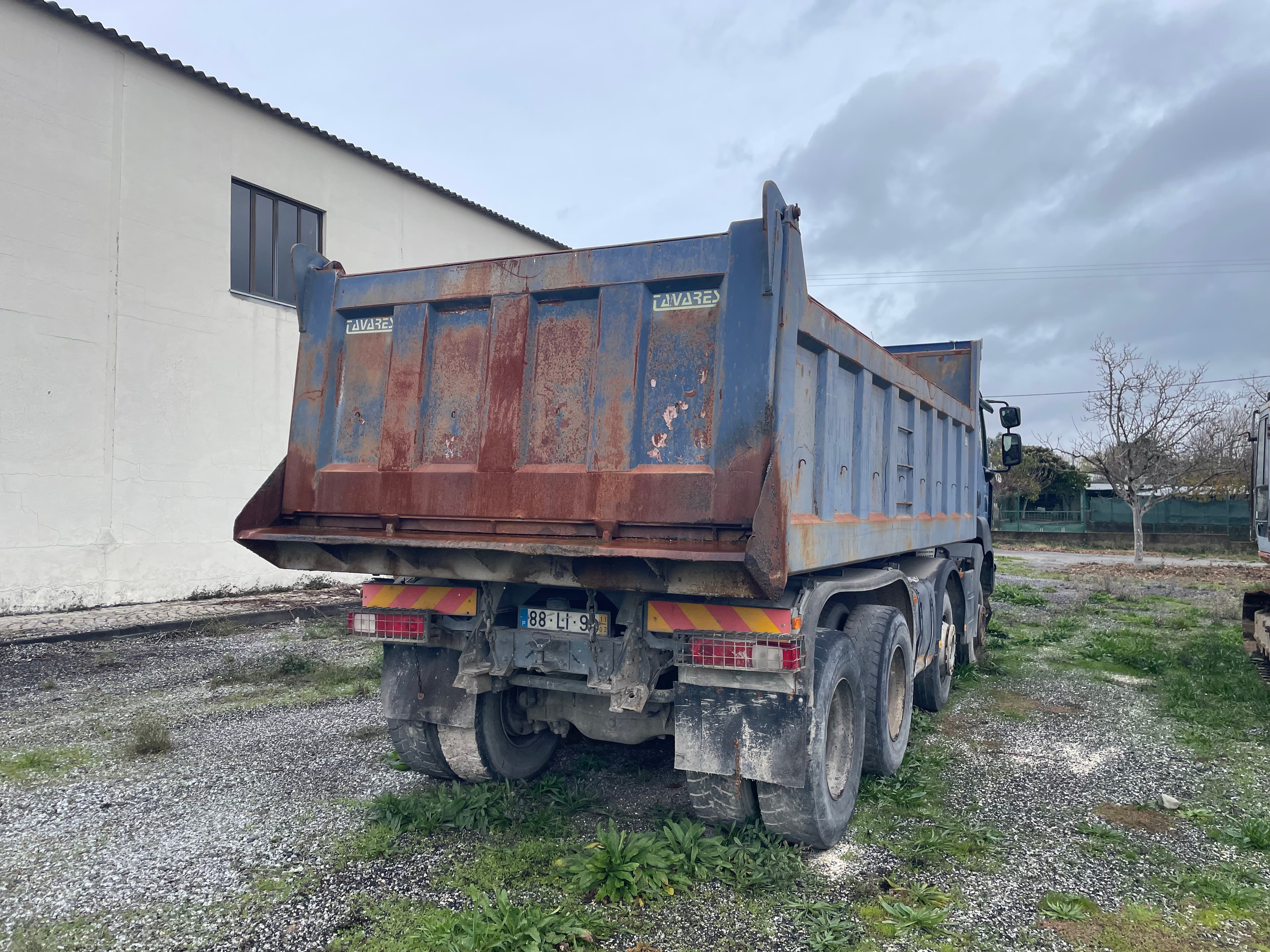 Renault Kerax 370.32 8x4 · Ano 2011 — image 6