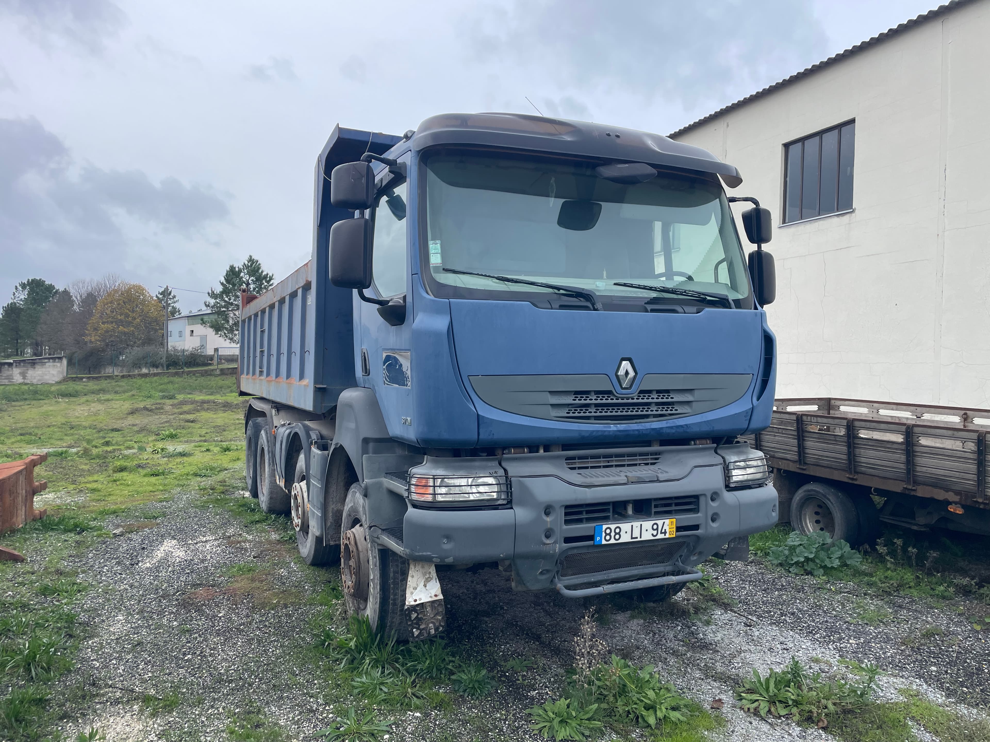 Renault Kerax 370.32 8x4 · Ano 2011