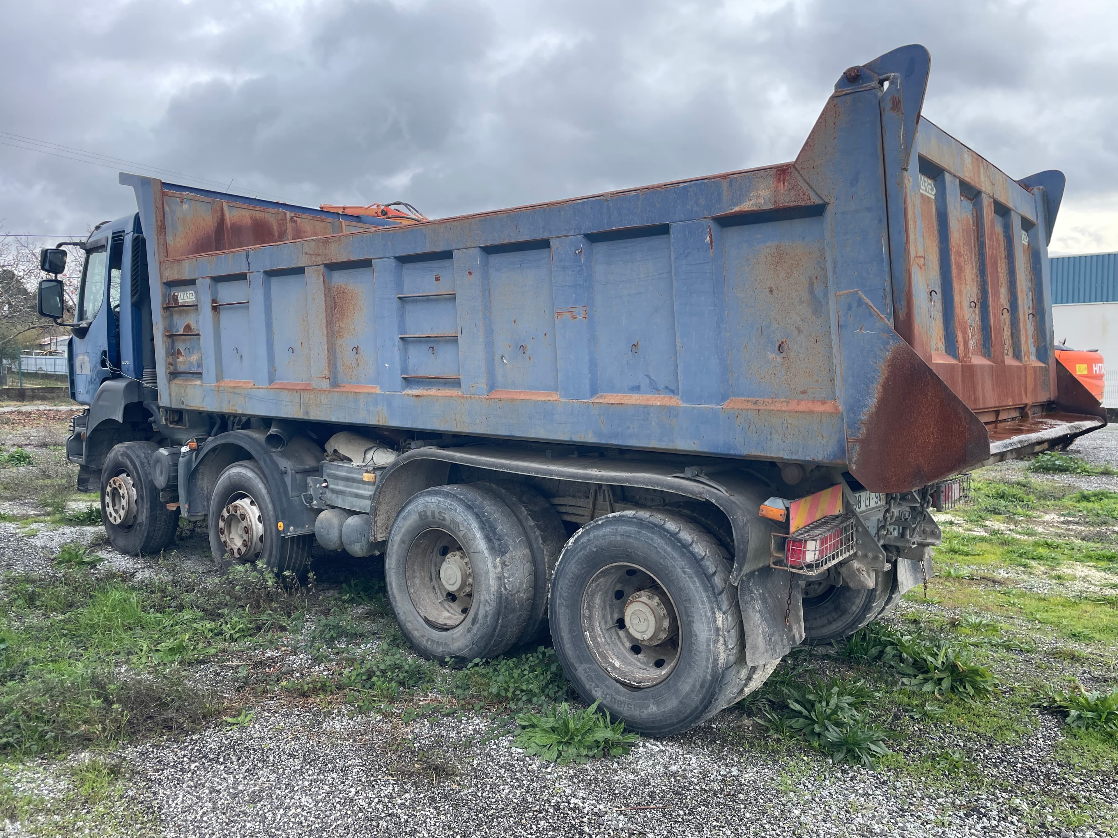 Renault Kerax 370.32 8x4 · Ano 2011 — image 4