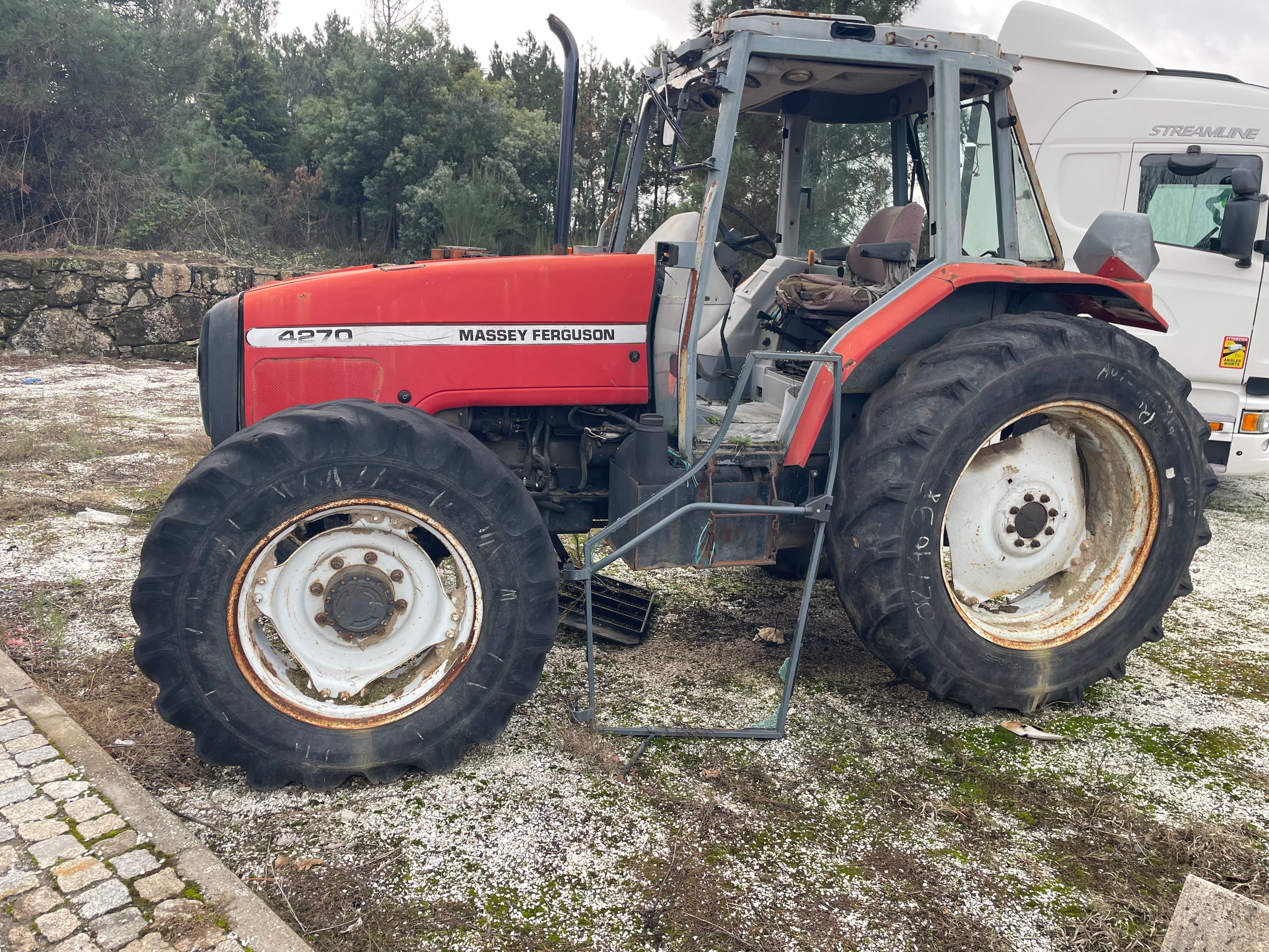 Trator Agricola Massey · Ano 1999 — imagem 4