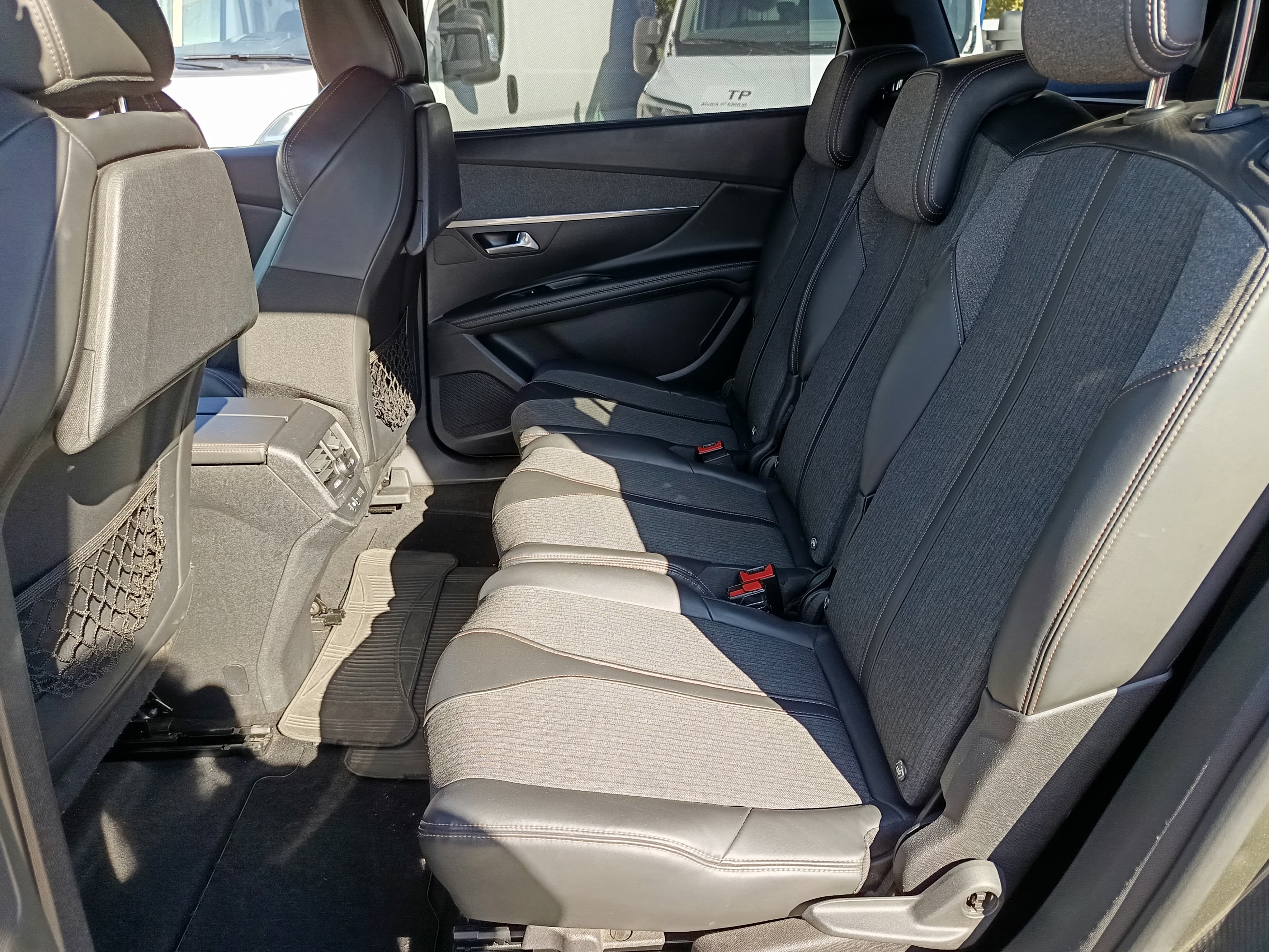 Peugeot 5008 · Ano 2018 — image 31
