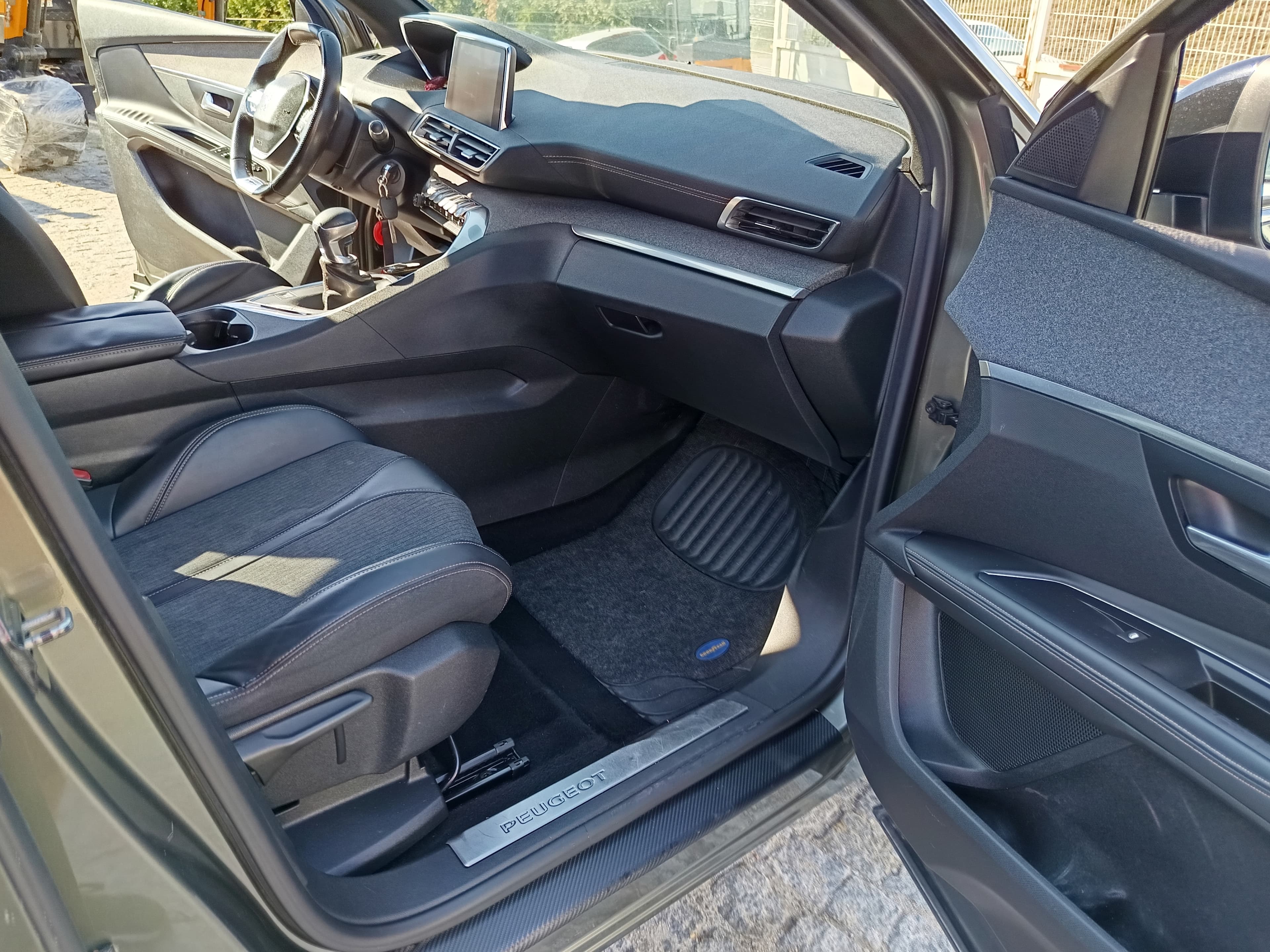 Peugeot 5008 · Ano 2018 — image 26