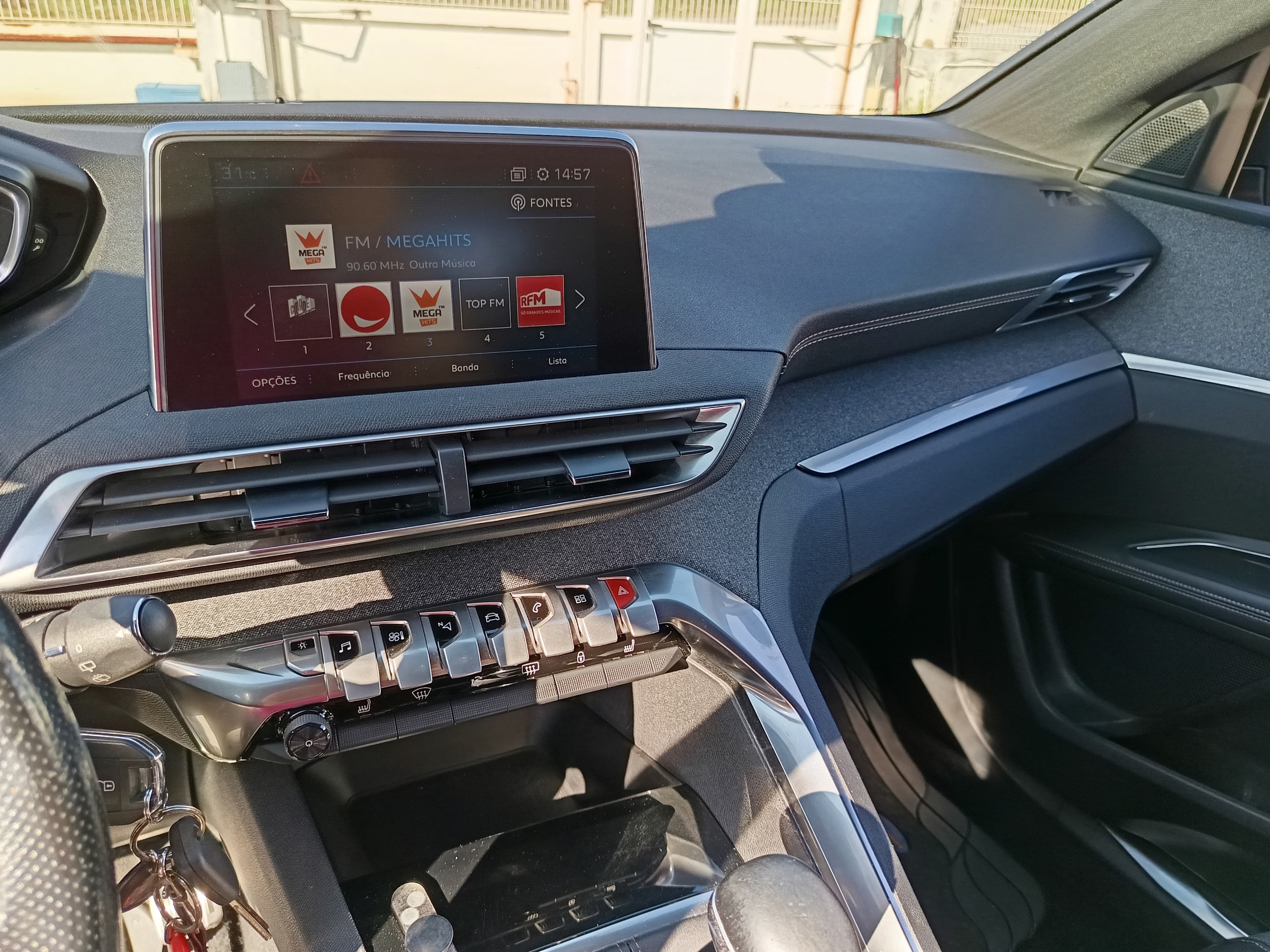 Peugeot 5008 · Ano 2018 — image 37