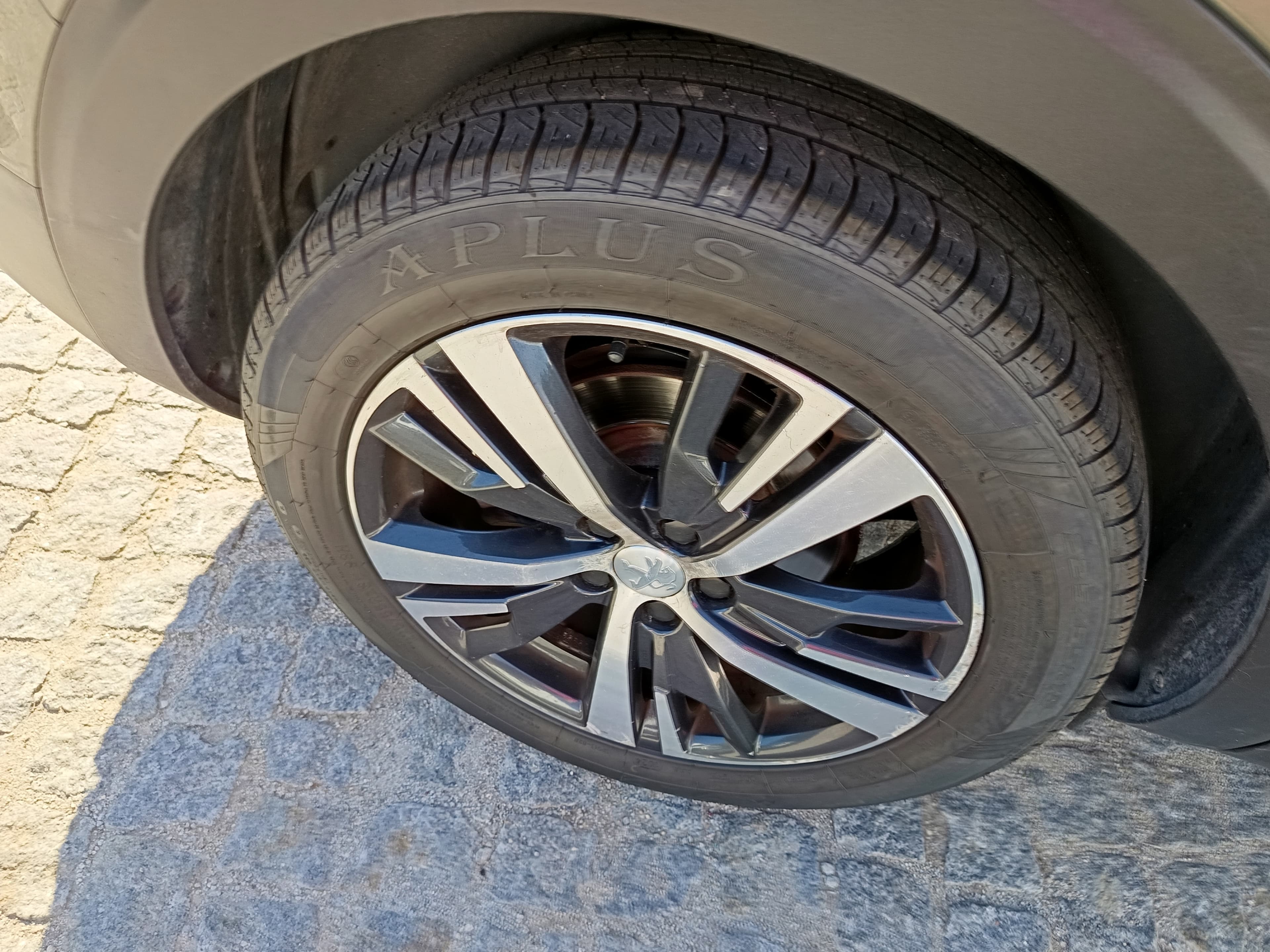 Peugeot 5008 · Ano 2018 — image 9