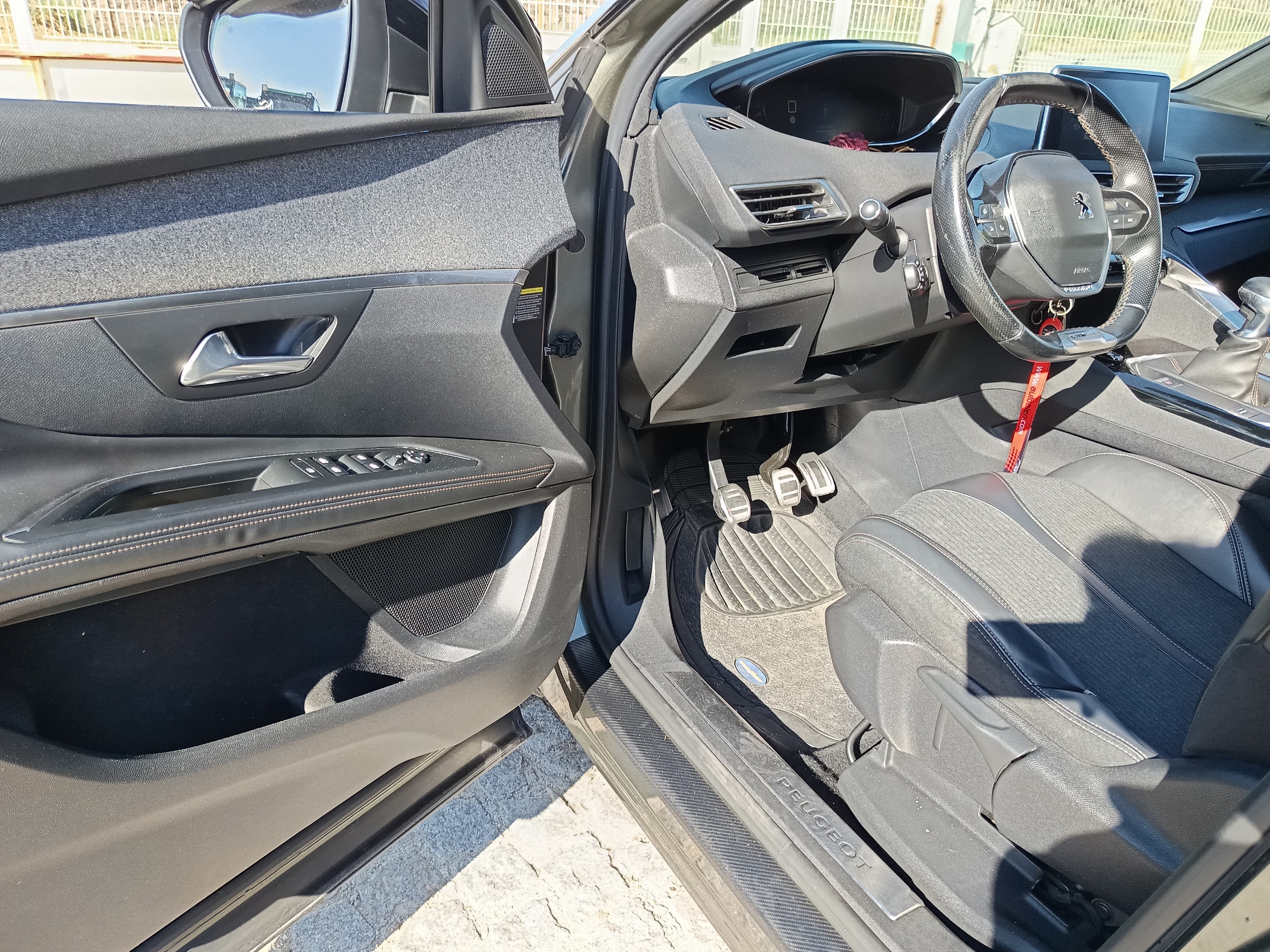 Peugeot 5008 · Ano 2018 — image 32