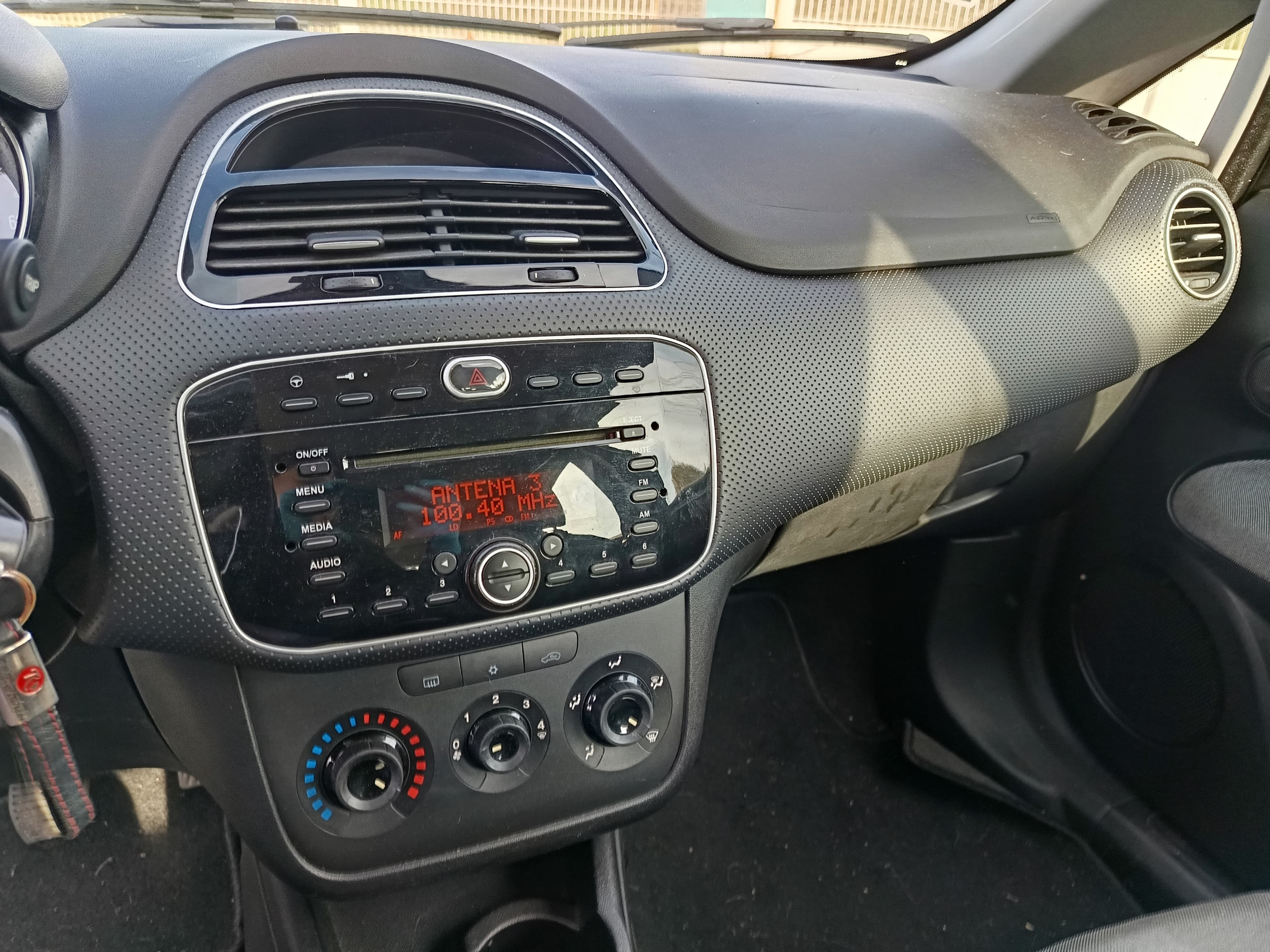 Fiat Punto · Ano 2010 — image 30