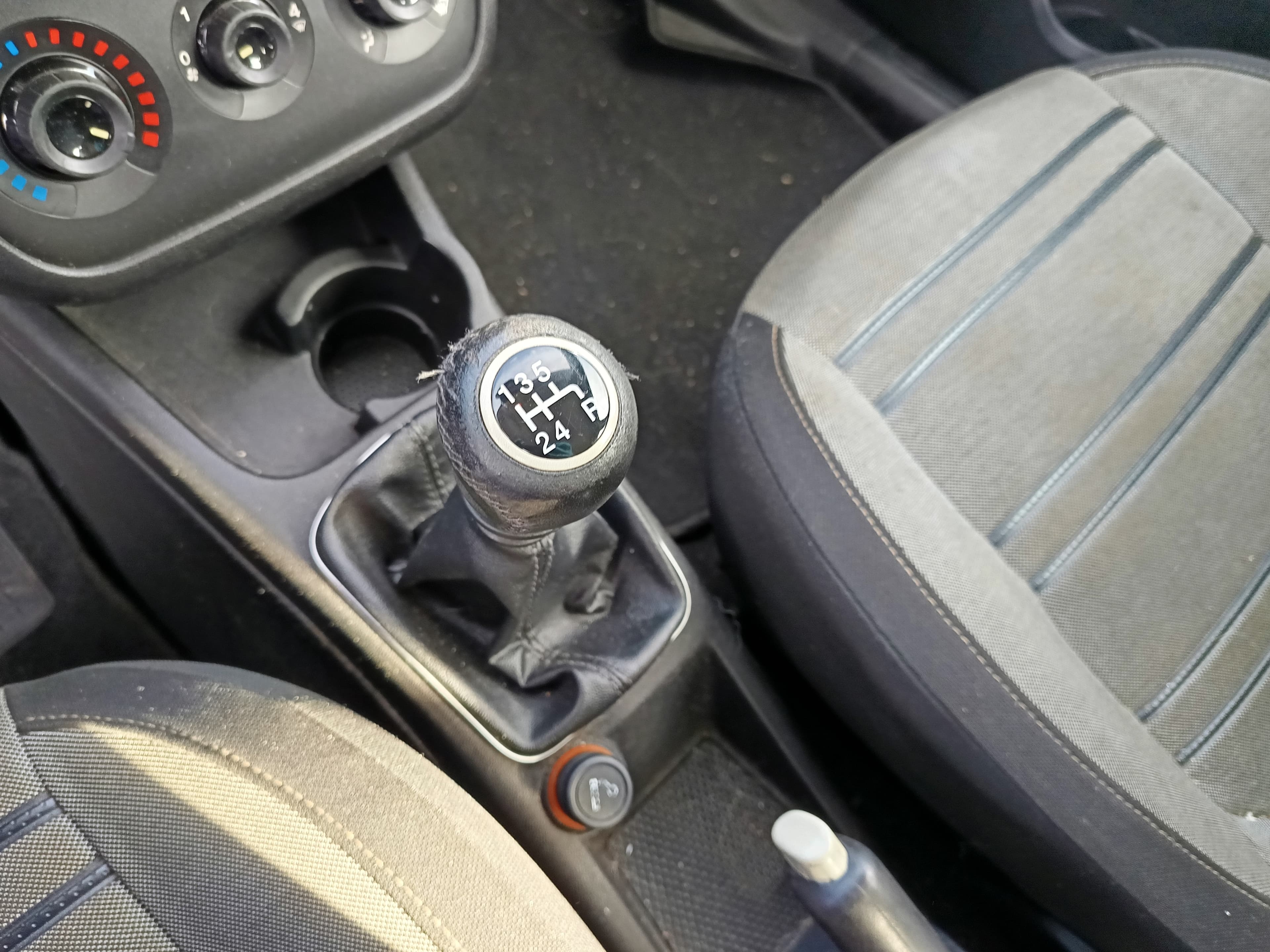 Fiat Punto · Ano 2010 — image 33