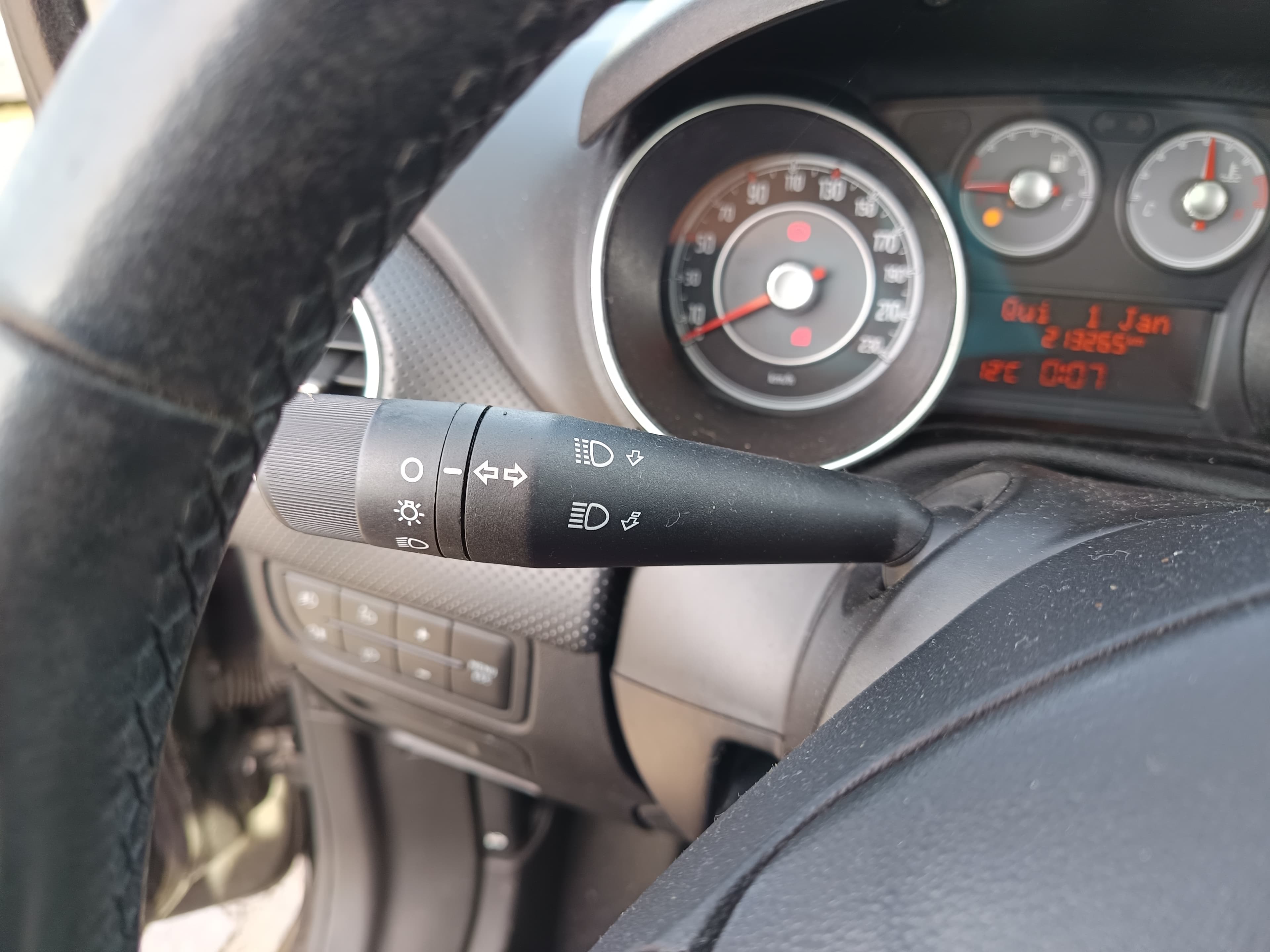 Fiat Punto · Ano 2010 — image 37