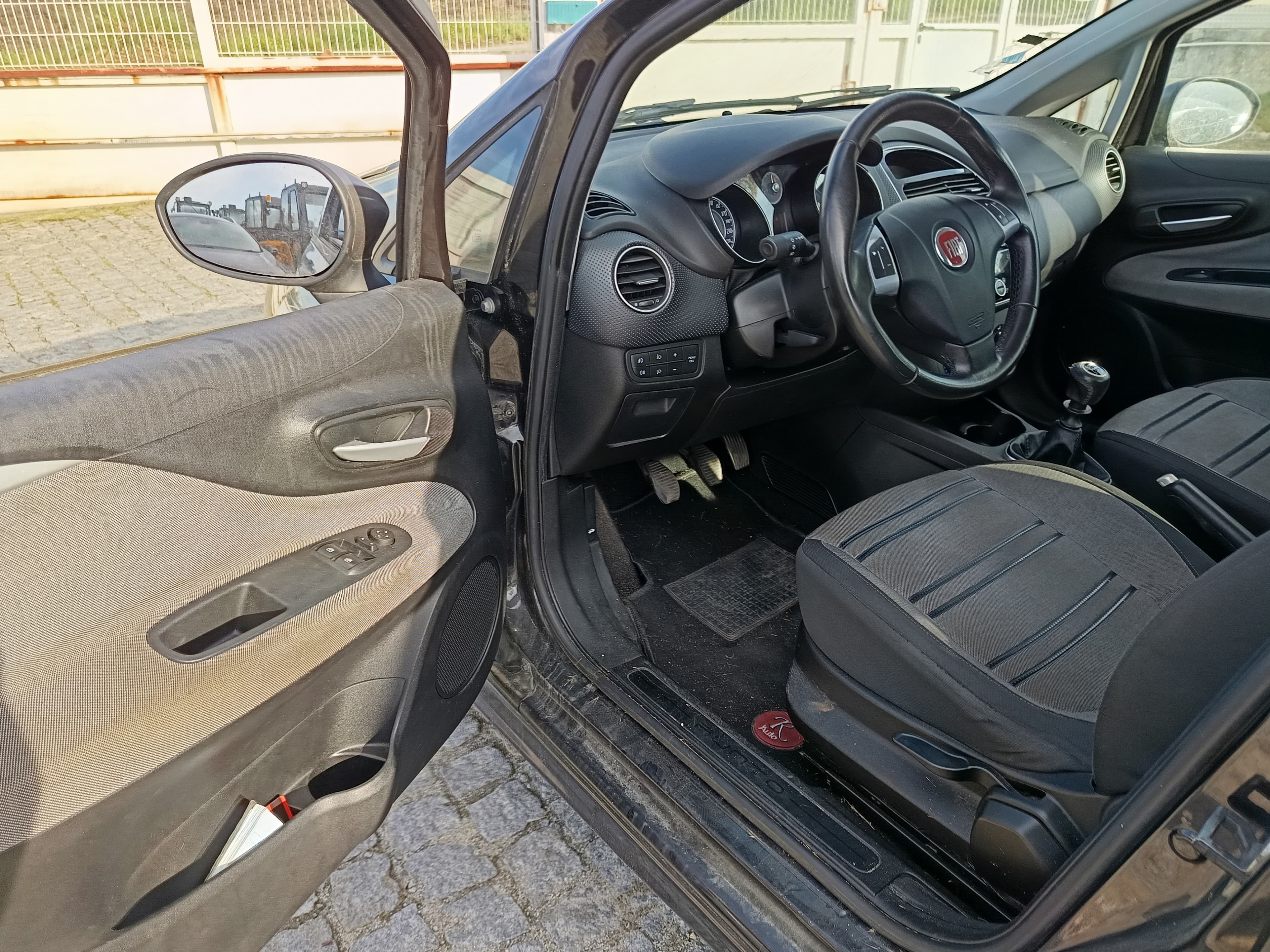 Fiat Punto · Ano 2010 — image 25