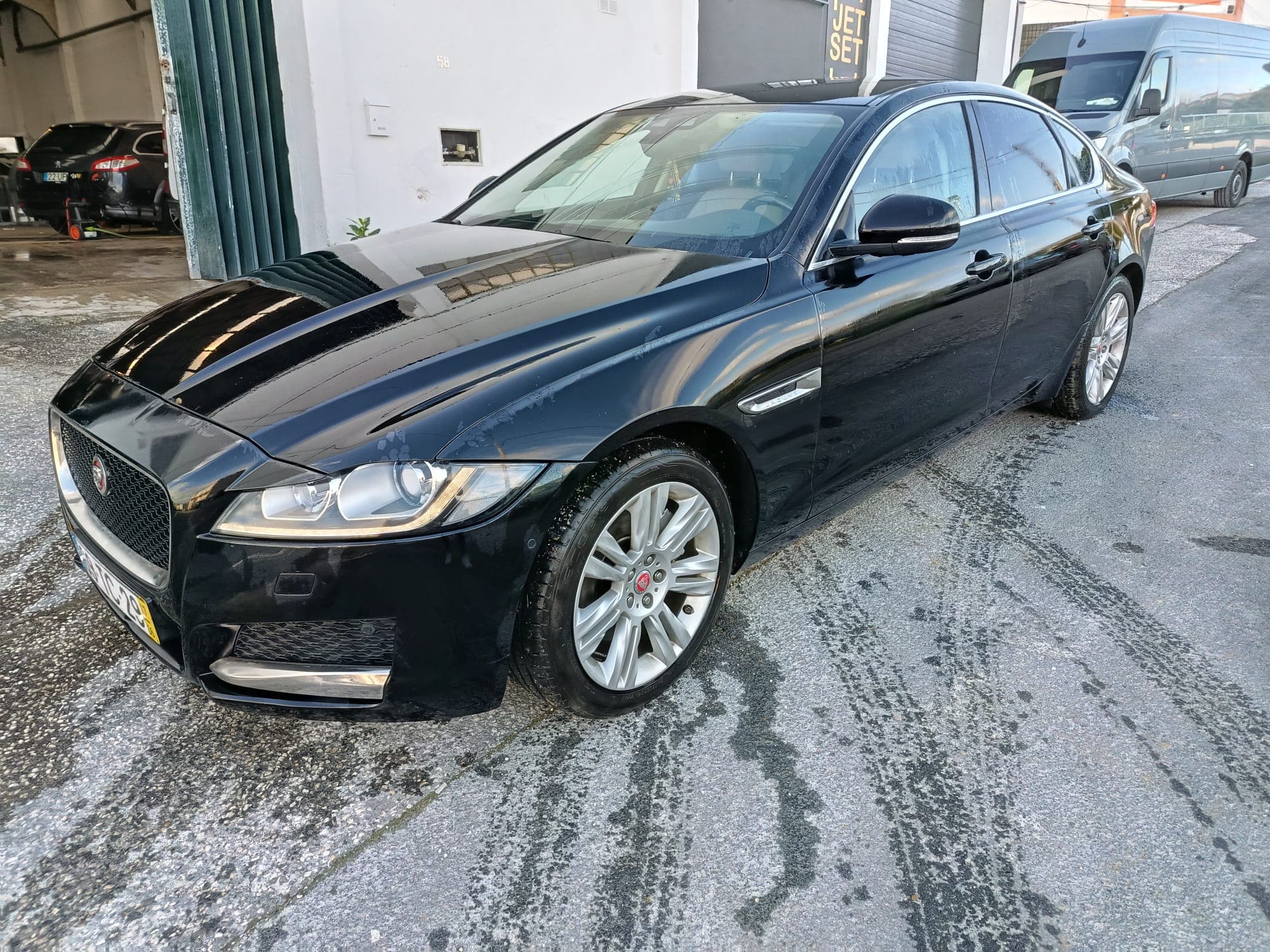Jaguar XF Sedan · Ano 2017 — imagen 2