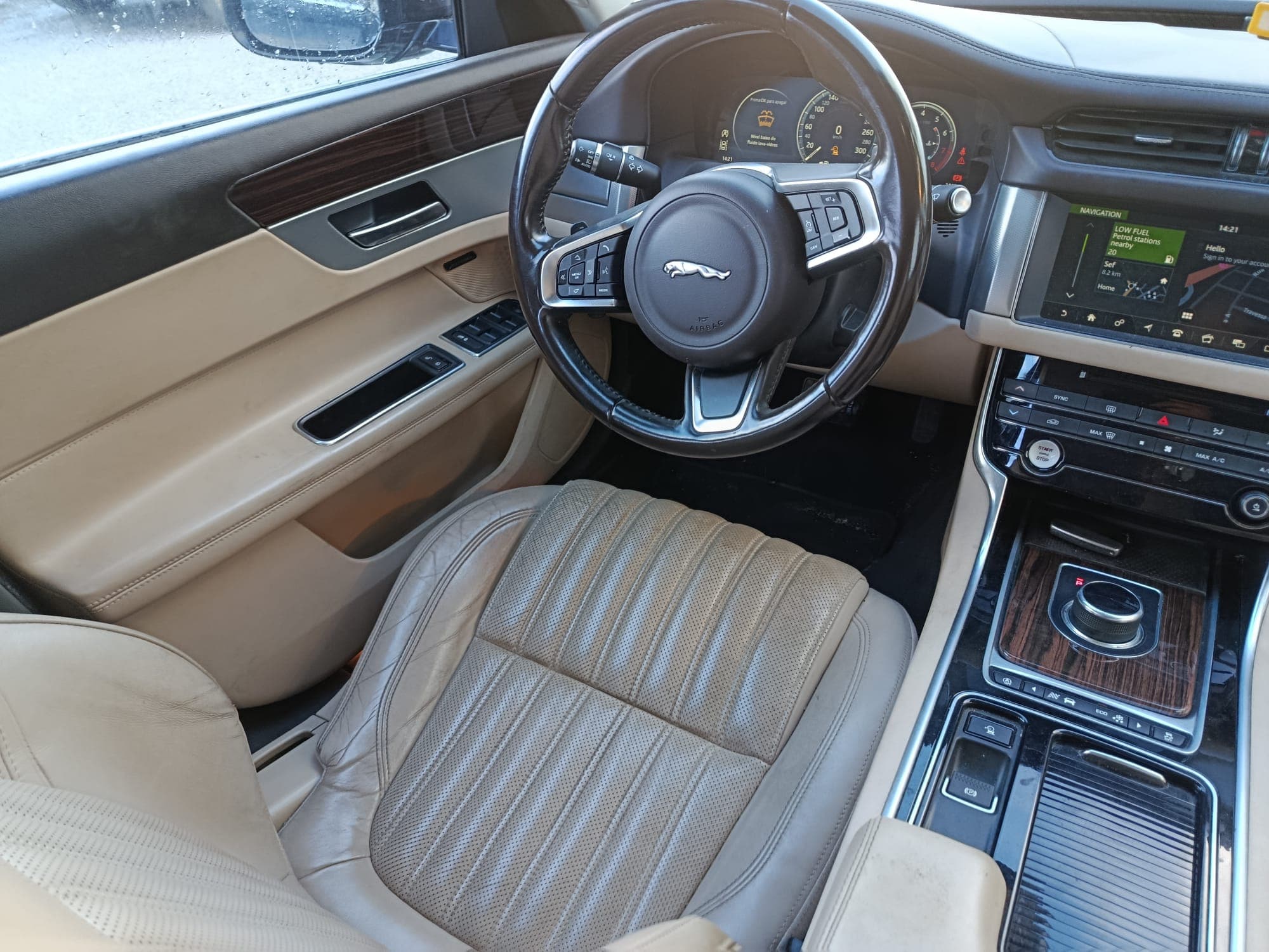 Jaguar XF Sedan · Ano 2017 — imagen 25