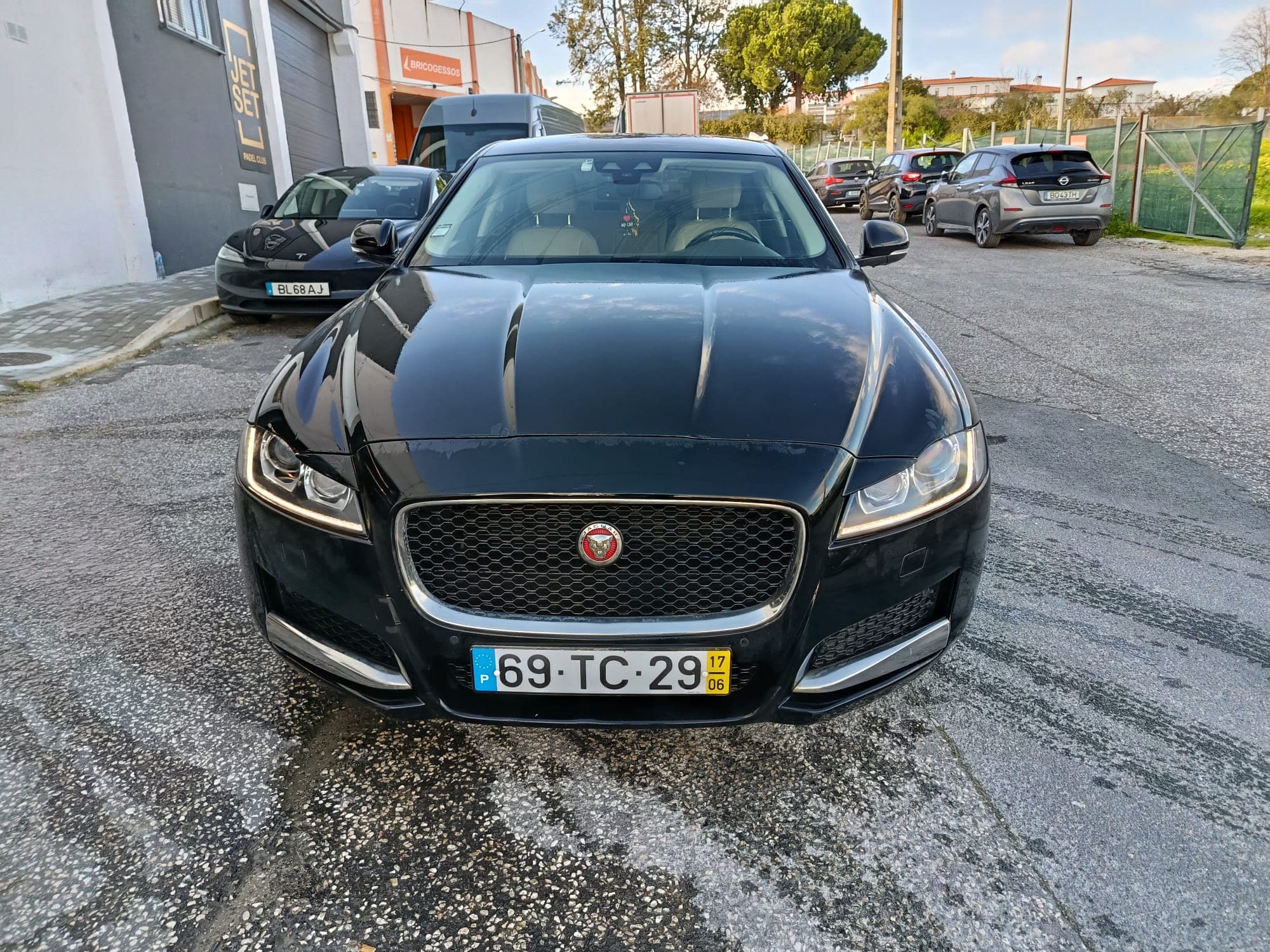 Jaguar XF Sedan · Ano 2017 — imagen 3