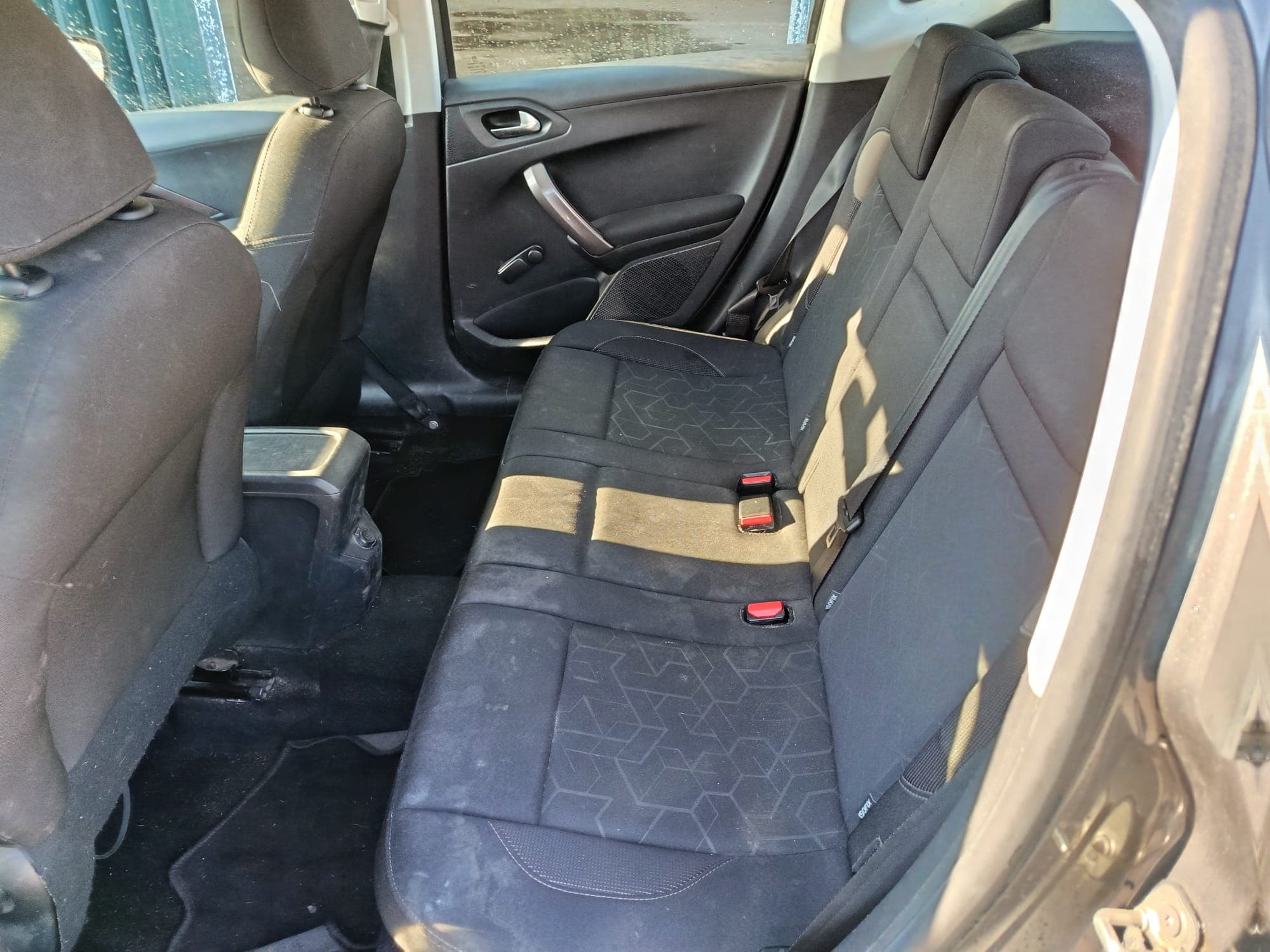Peugeot 2008 · Ano 2015 — imagen 14