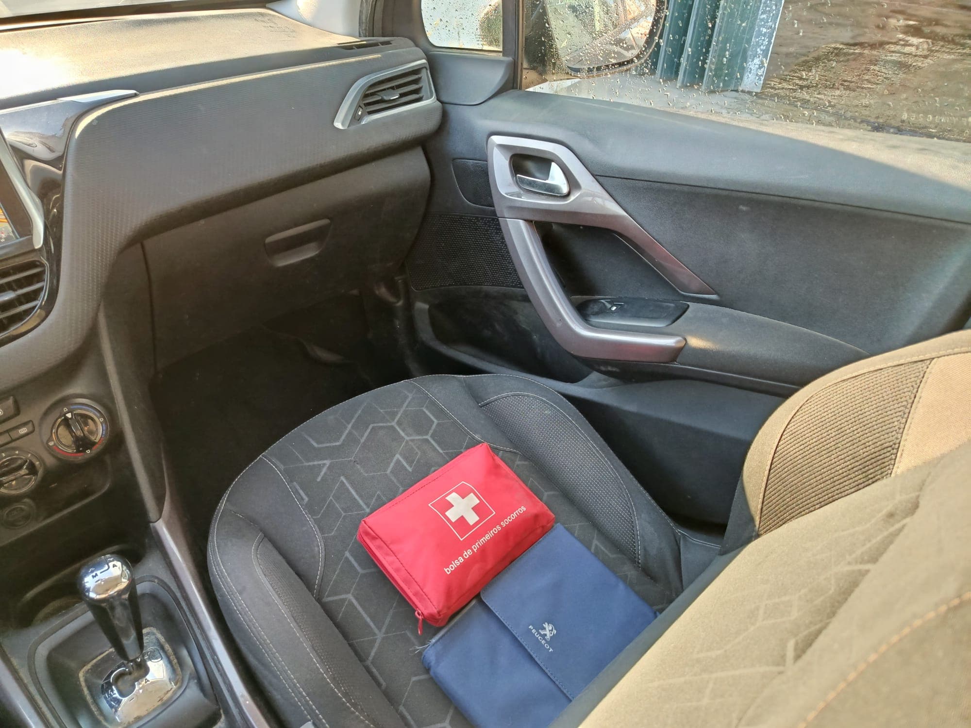 Peugeot 2008 · Ano 2015 — imagen 11