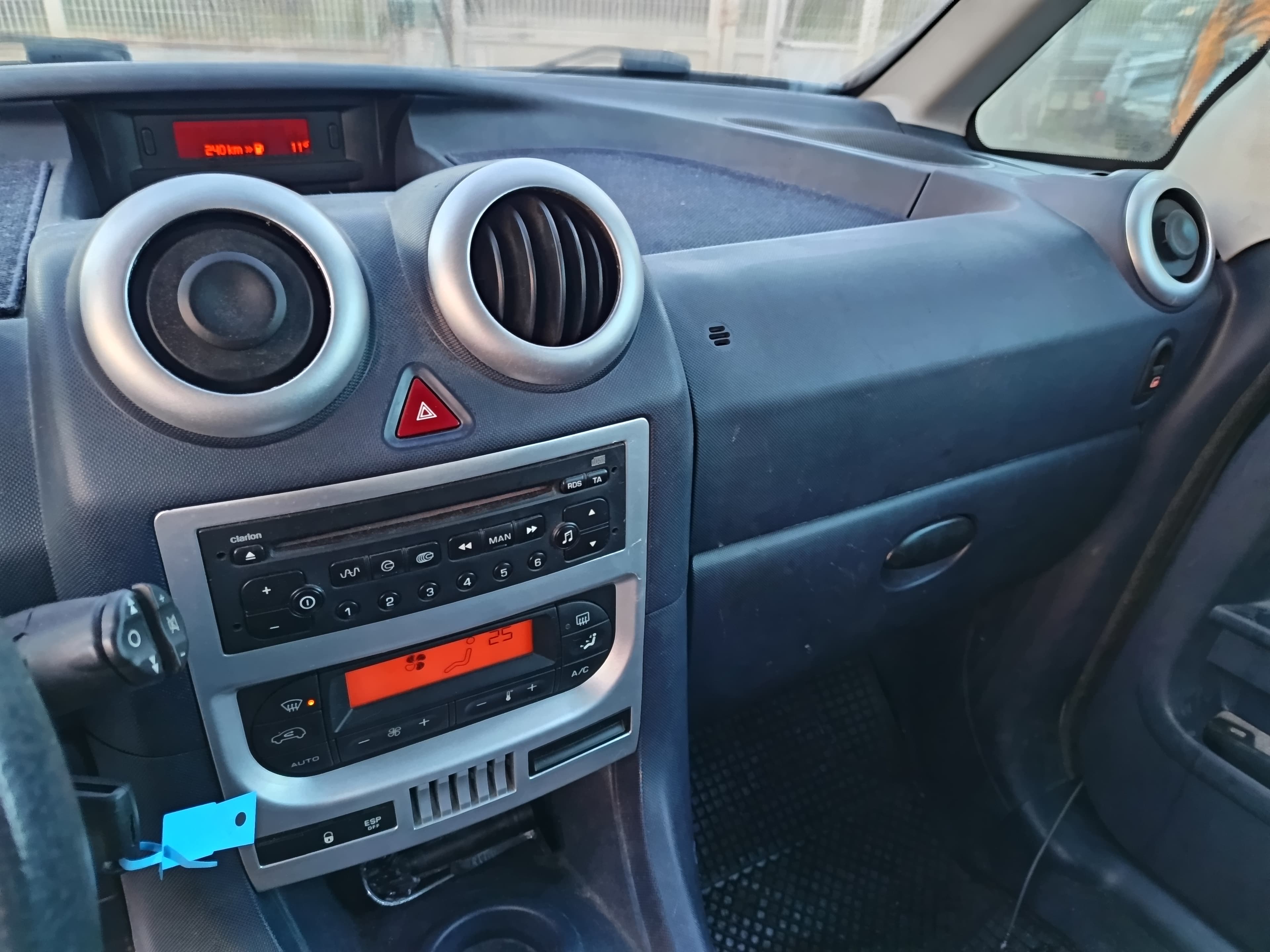 Peugeot 1007 1.4 · Ano 2005 — imagem 25