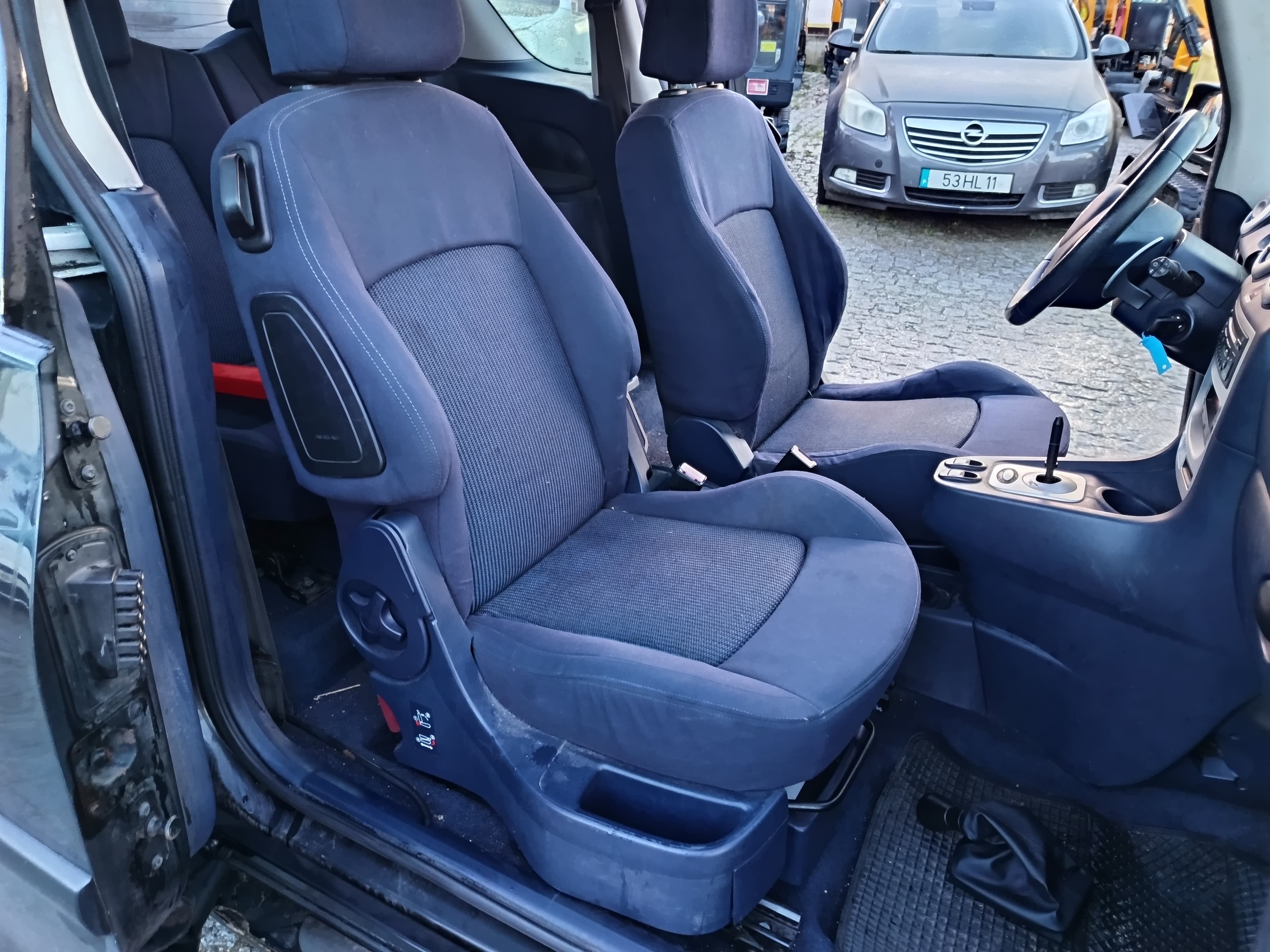 Peugeot 1007 1.4 · Ano 2005 — imagem 33