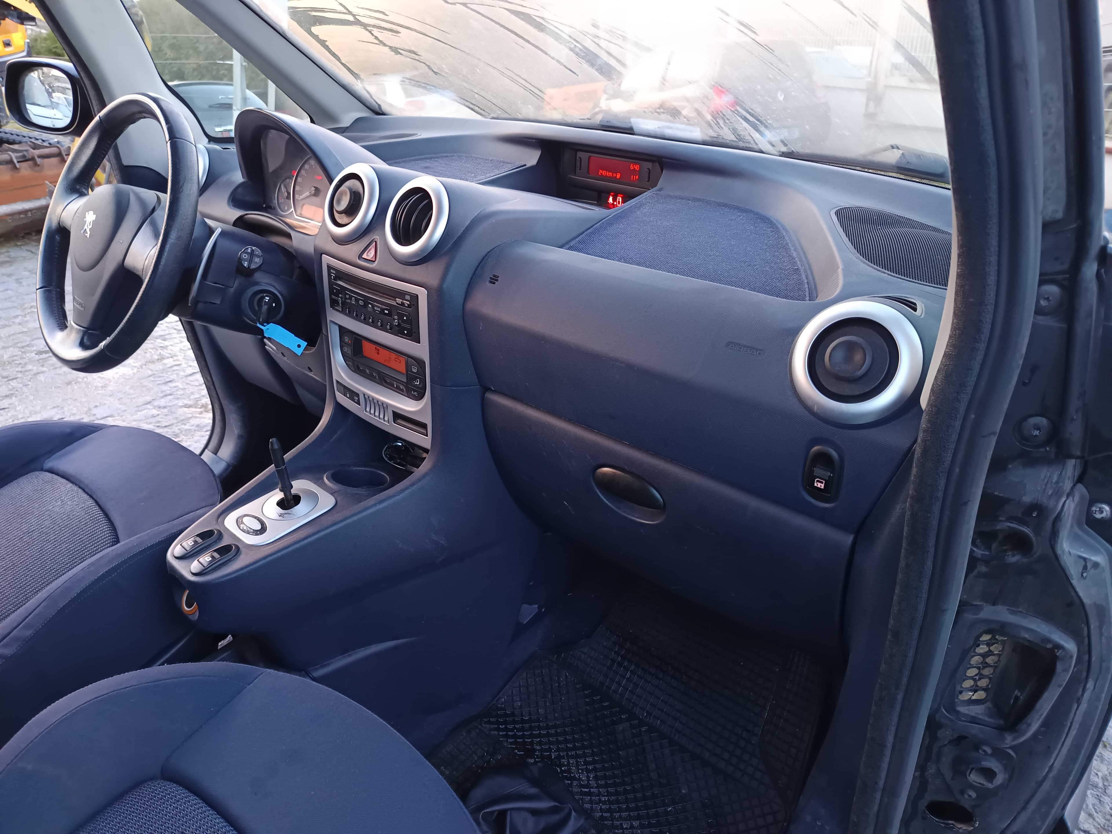 Peugeot 1007 1.4 · Ano 2005 — imagem 34