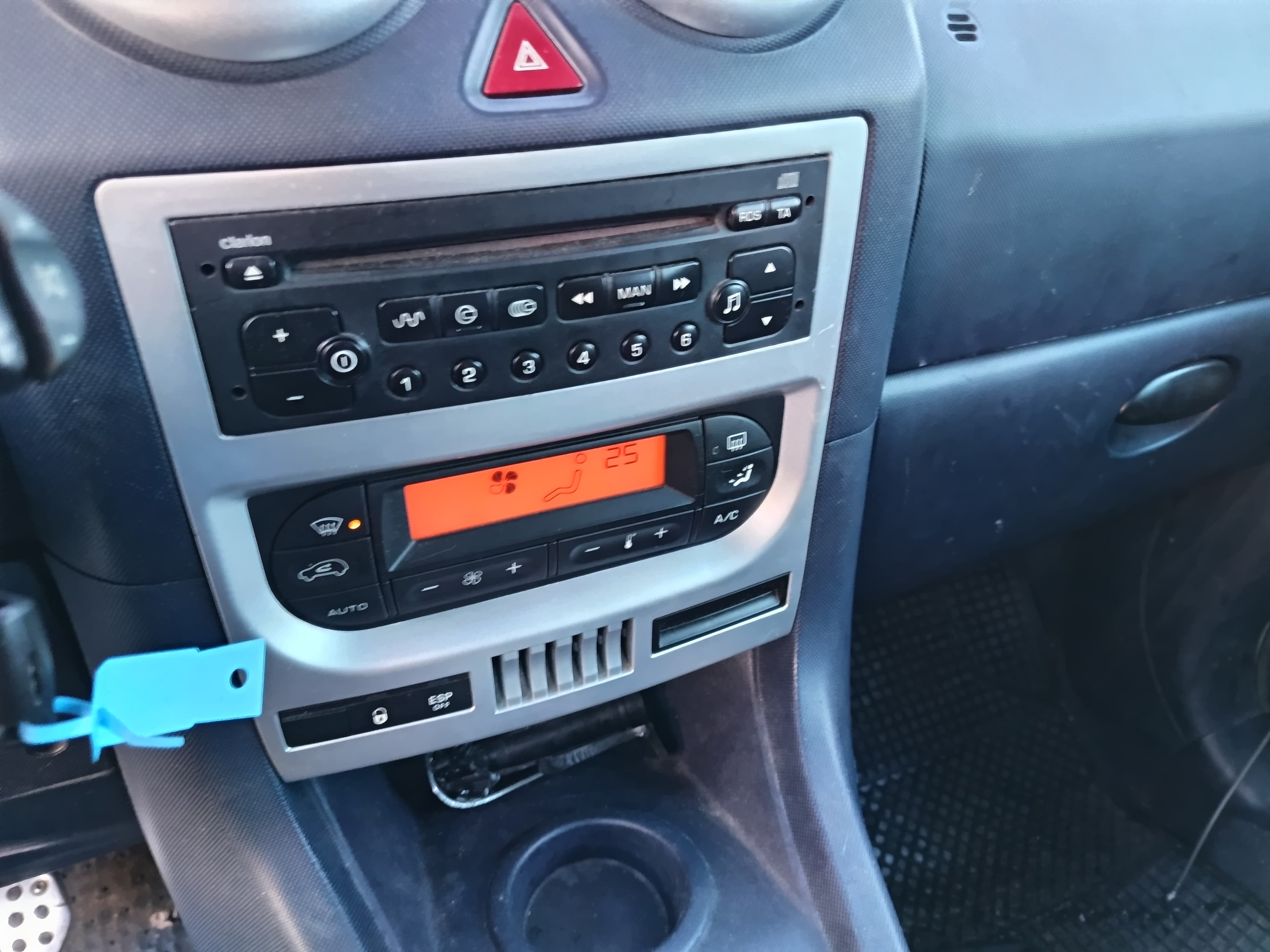 Peugeot 1007 1.4 · Ano 2005 — imagem 26