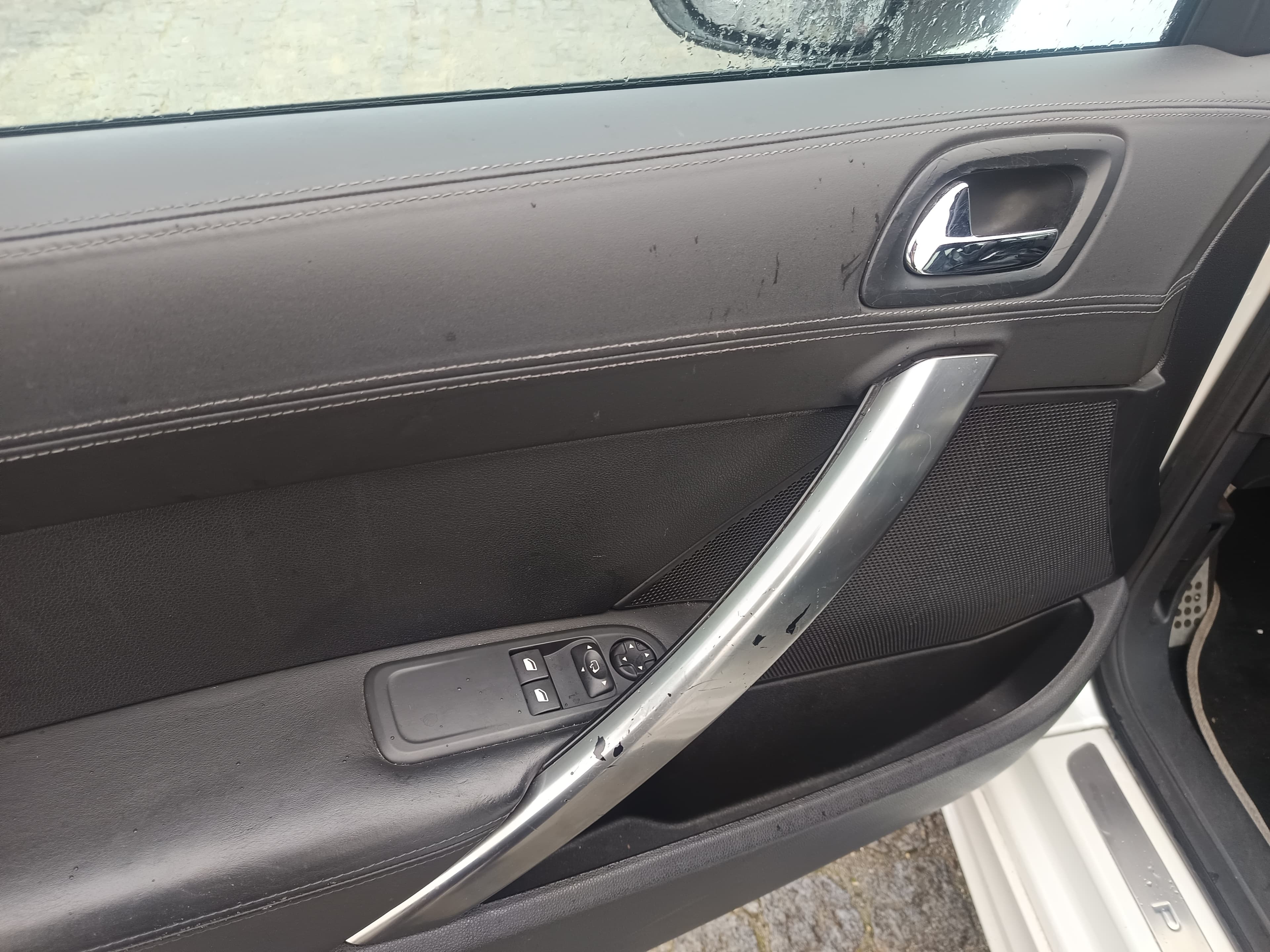 Peugeot RCZ 2.0 HDi · Ano 2011 — imagem 24