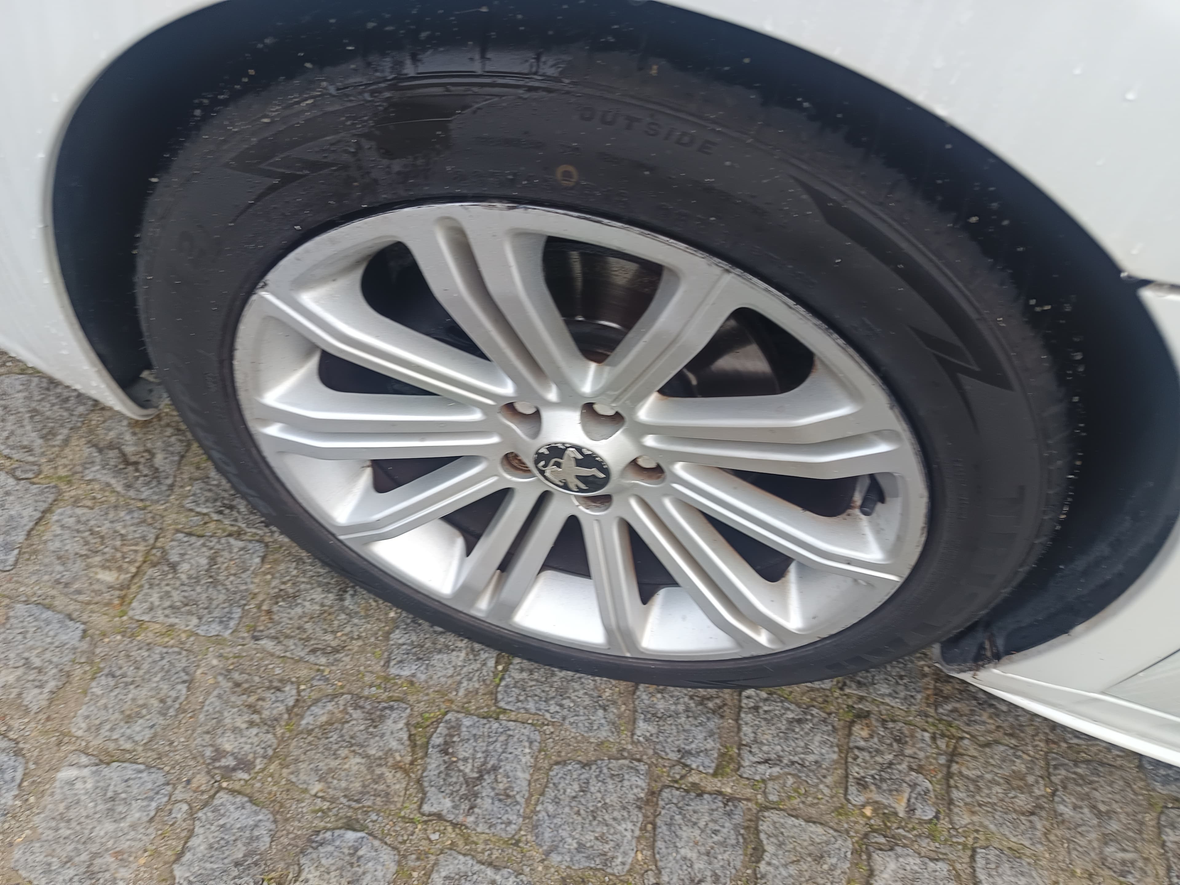 Peugeot RCZ 2.0 HDi · Ano 2011 — imagem 12