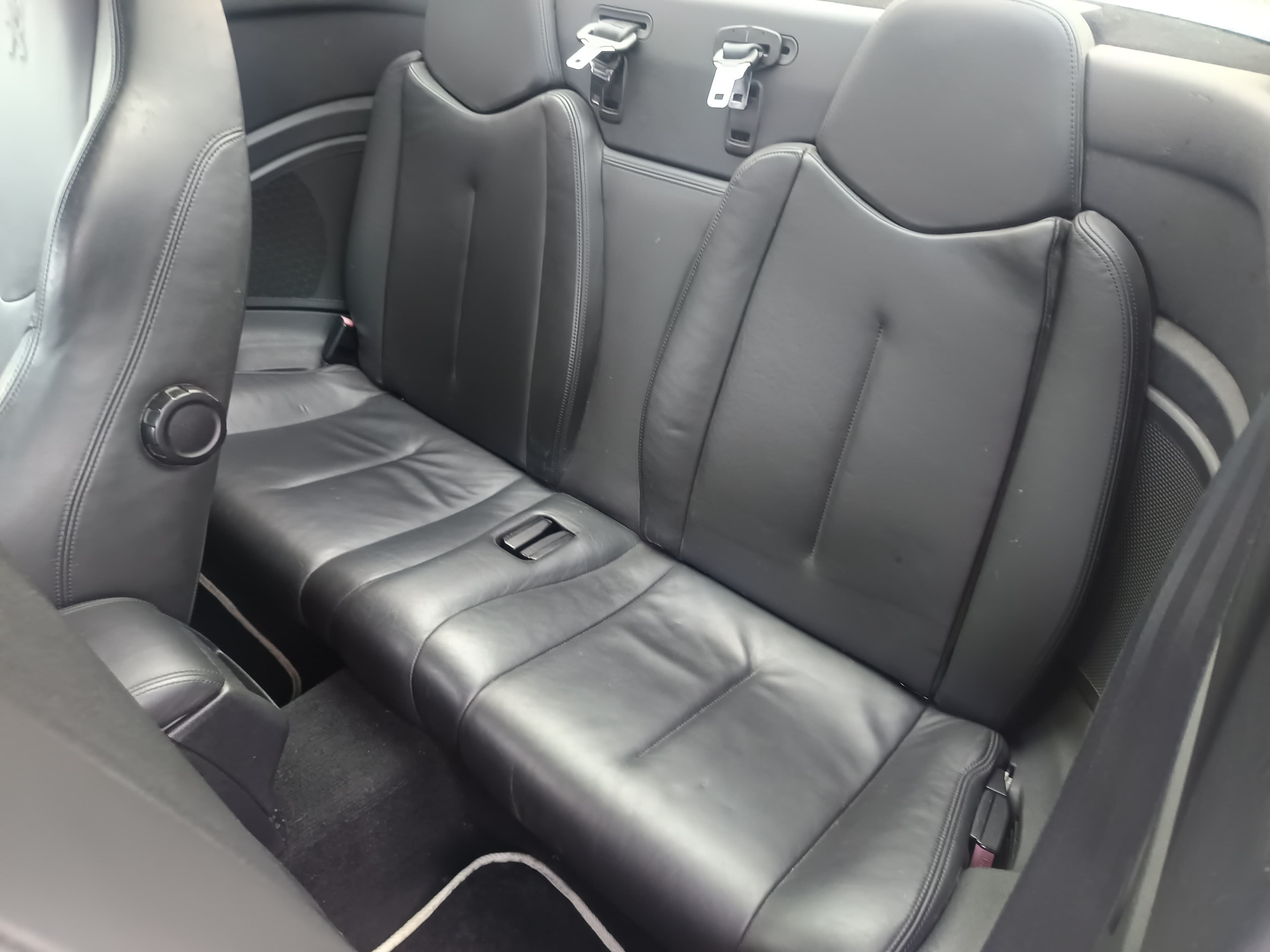 Peugeot RCZ 2.0 HDi · Ano 2011 — imagem 28