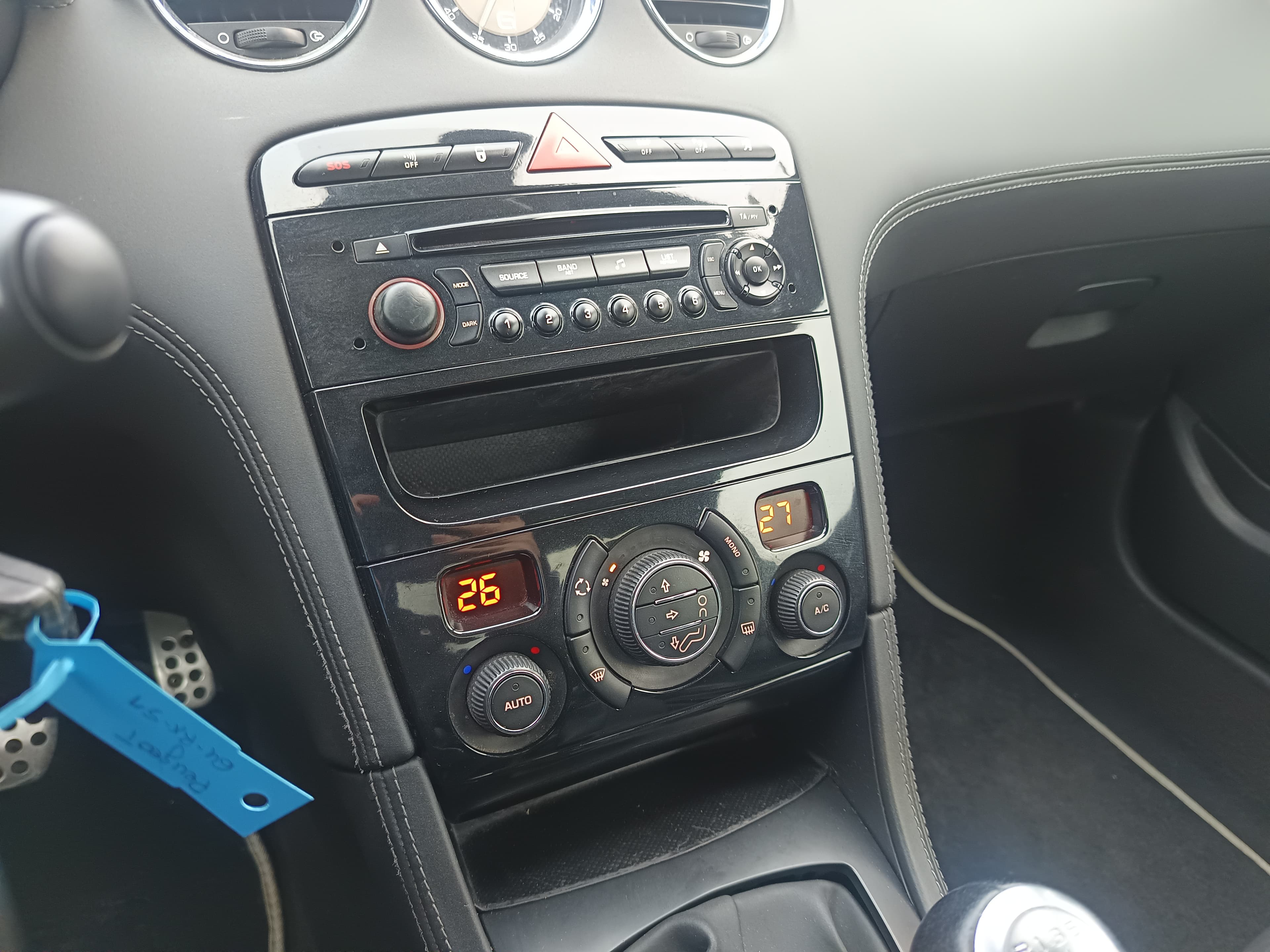 Peugeot RCZ 2.0 HDi · Ano 2011 — imagem 32