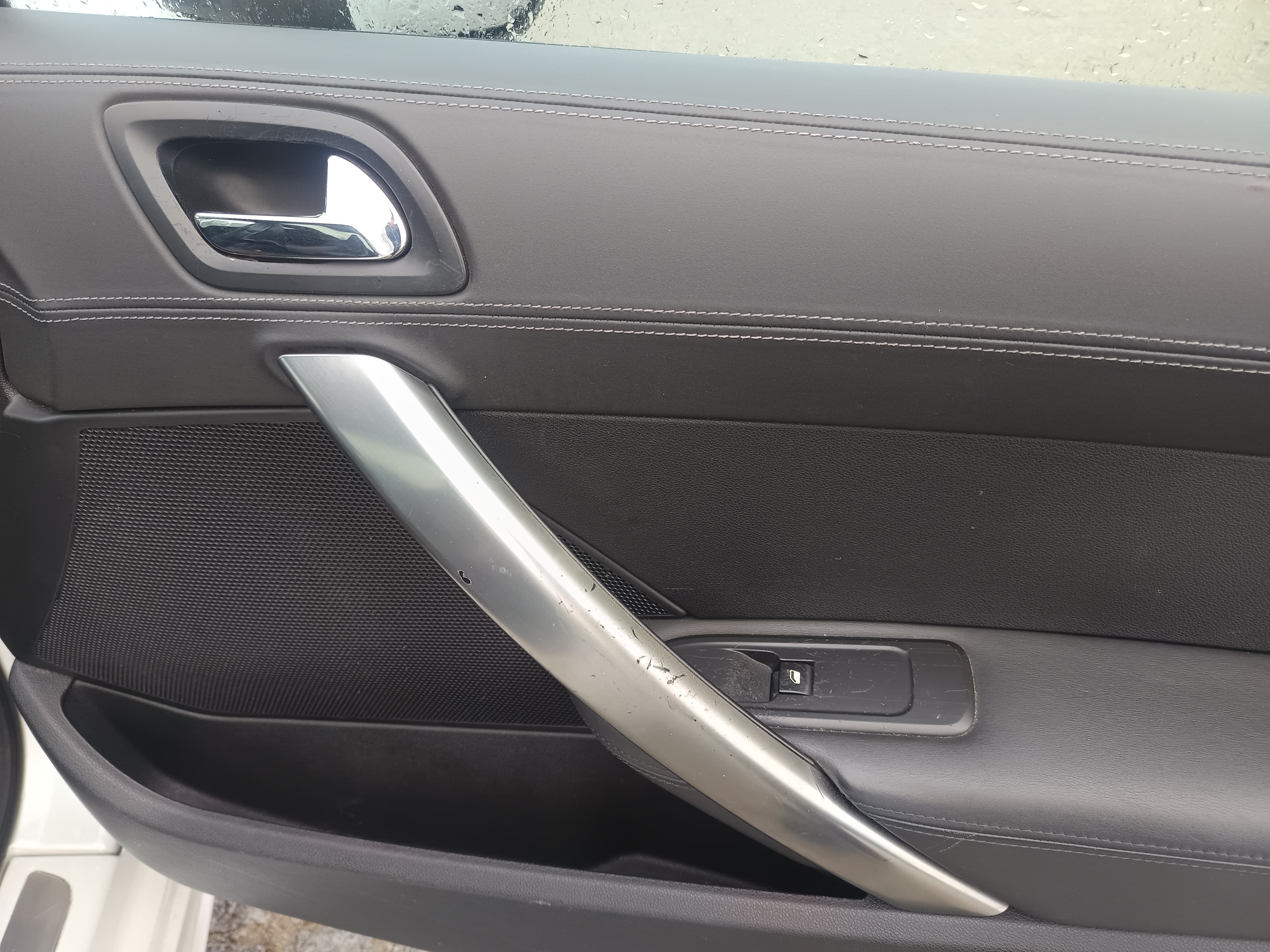 Peugeot RCZ 2.0 HDi · Ano 2011 — imagem 19
