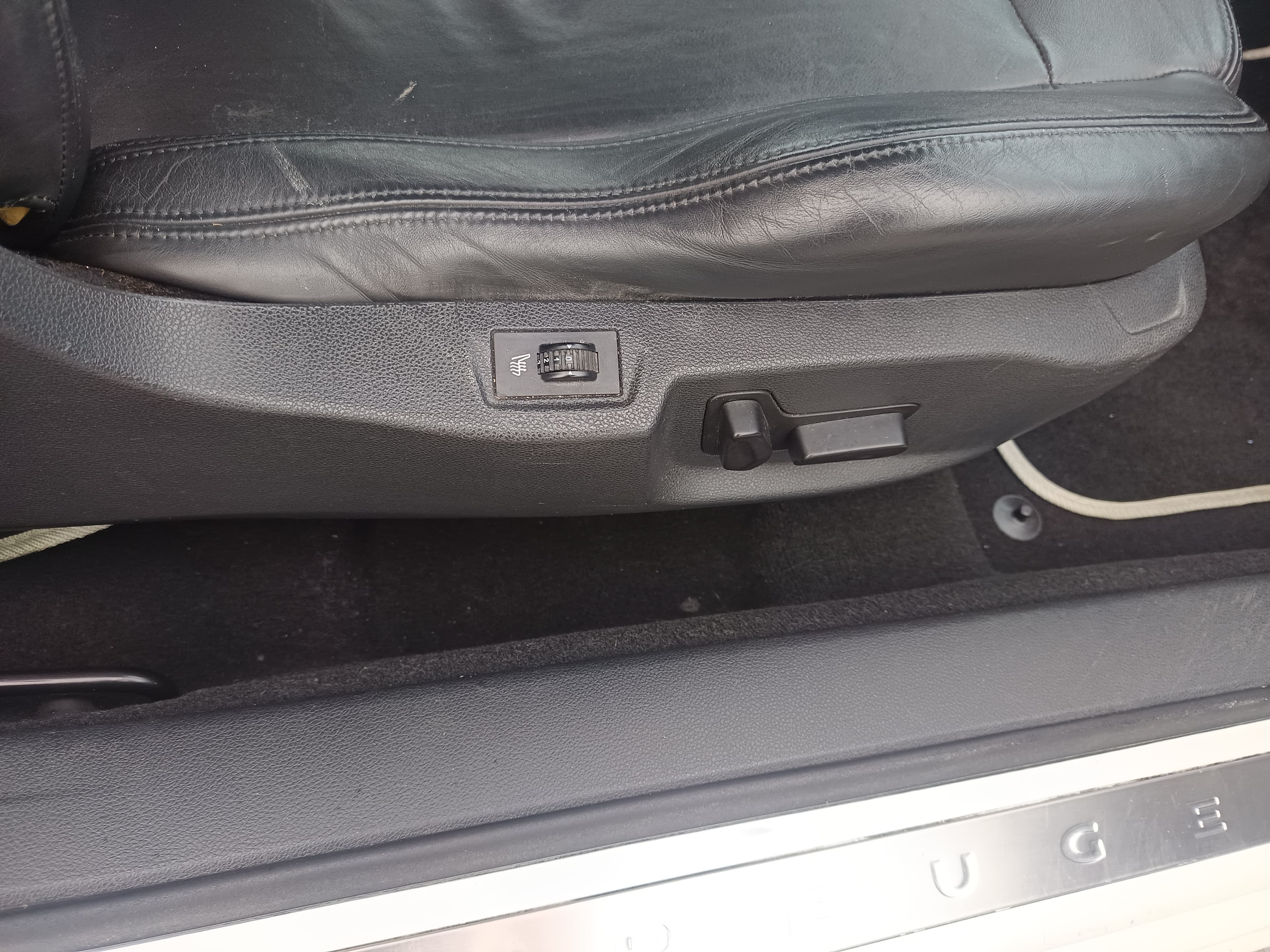 Peugeot RCZ 2.0 HDi · Ano 2011 — imagem 22