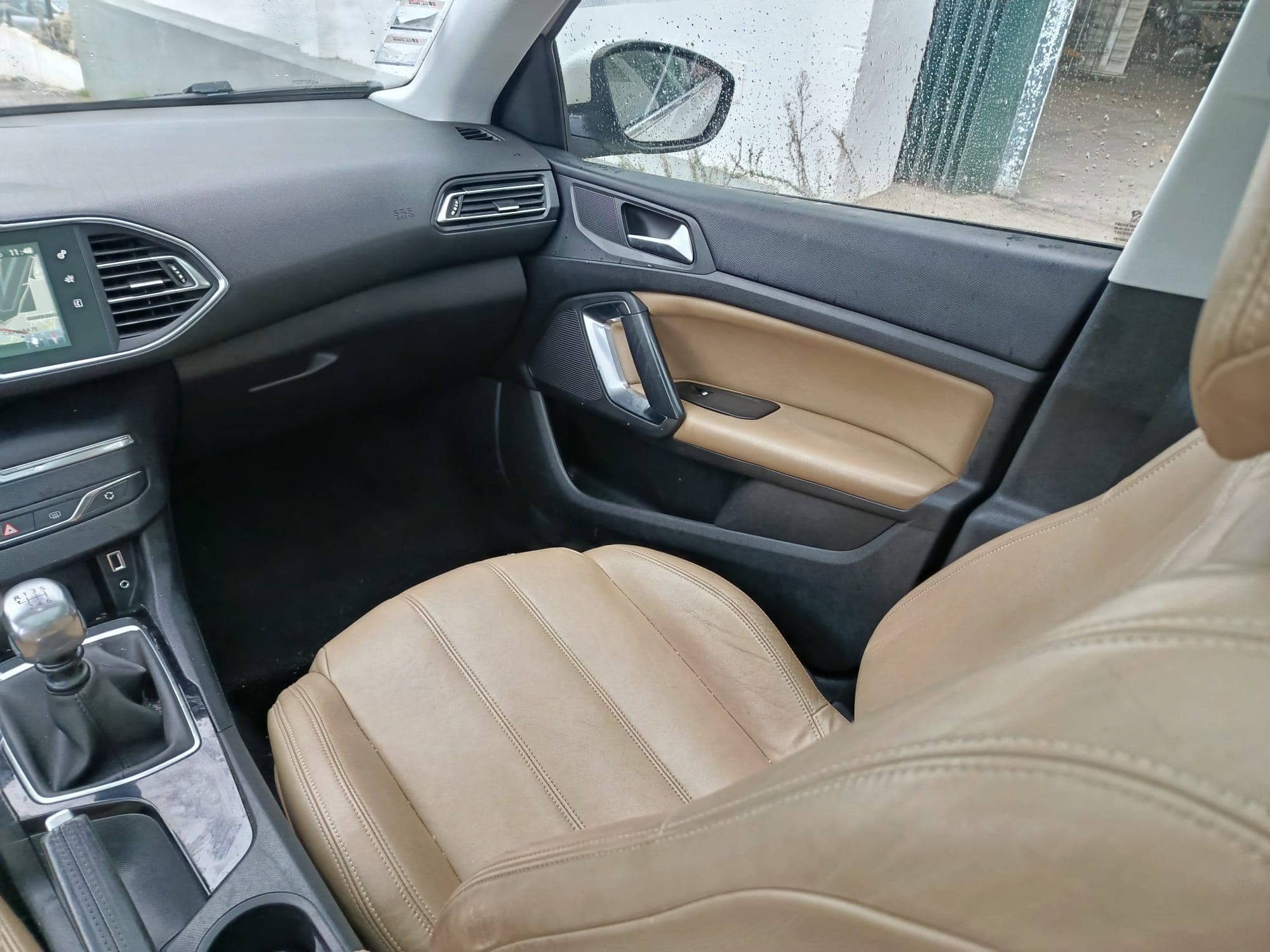 Peugeot 308 · Ano 2014 — imagem 12