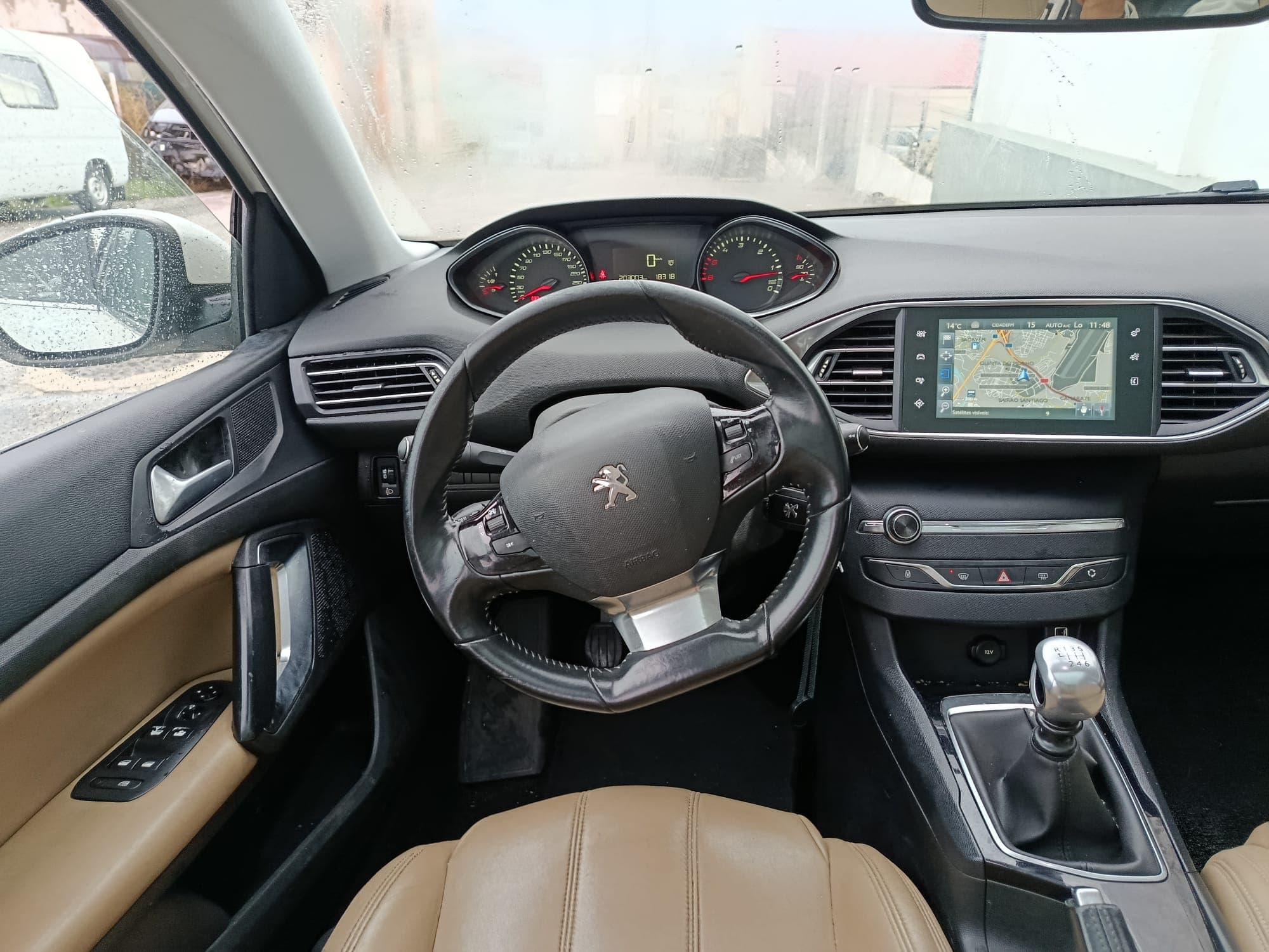 Peugeot 308 · Ano 2014 — imagem 24