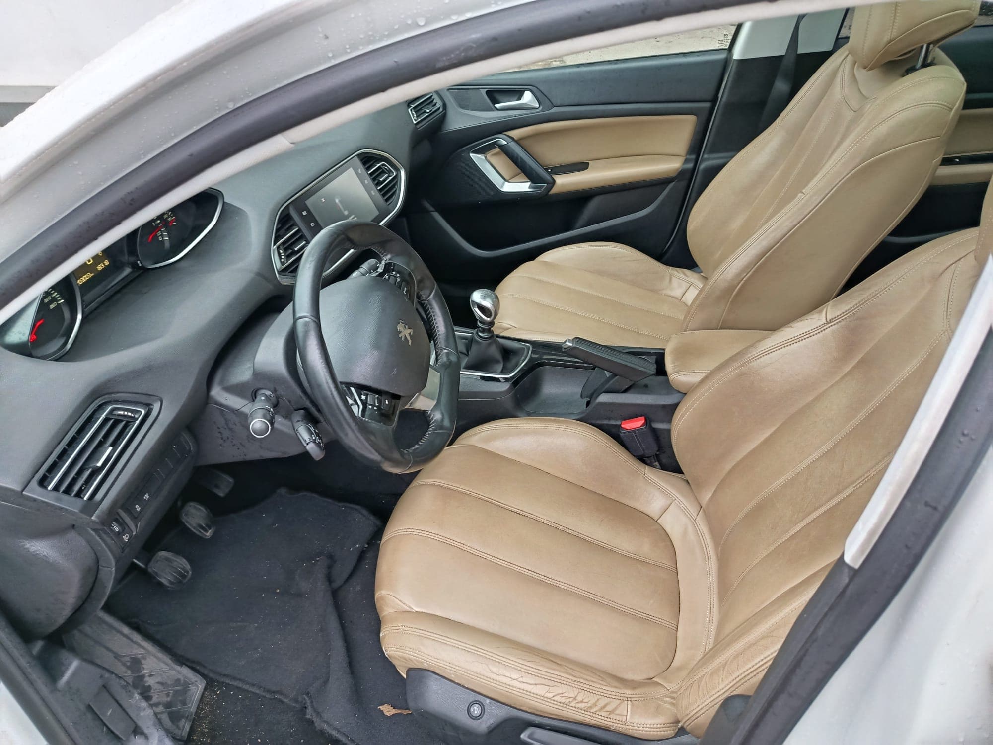 Peugeot 308 · Ano 2014 — imagem 11