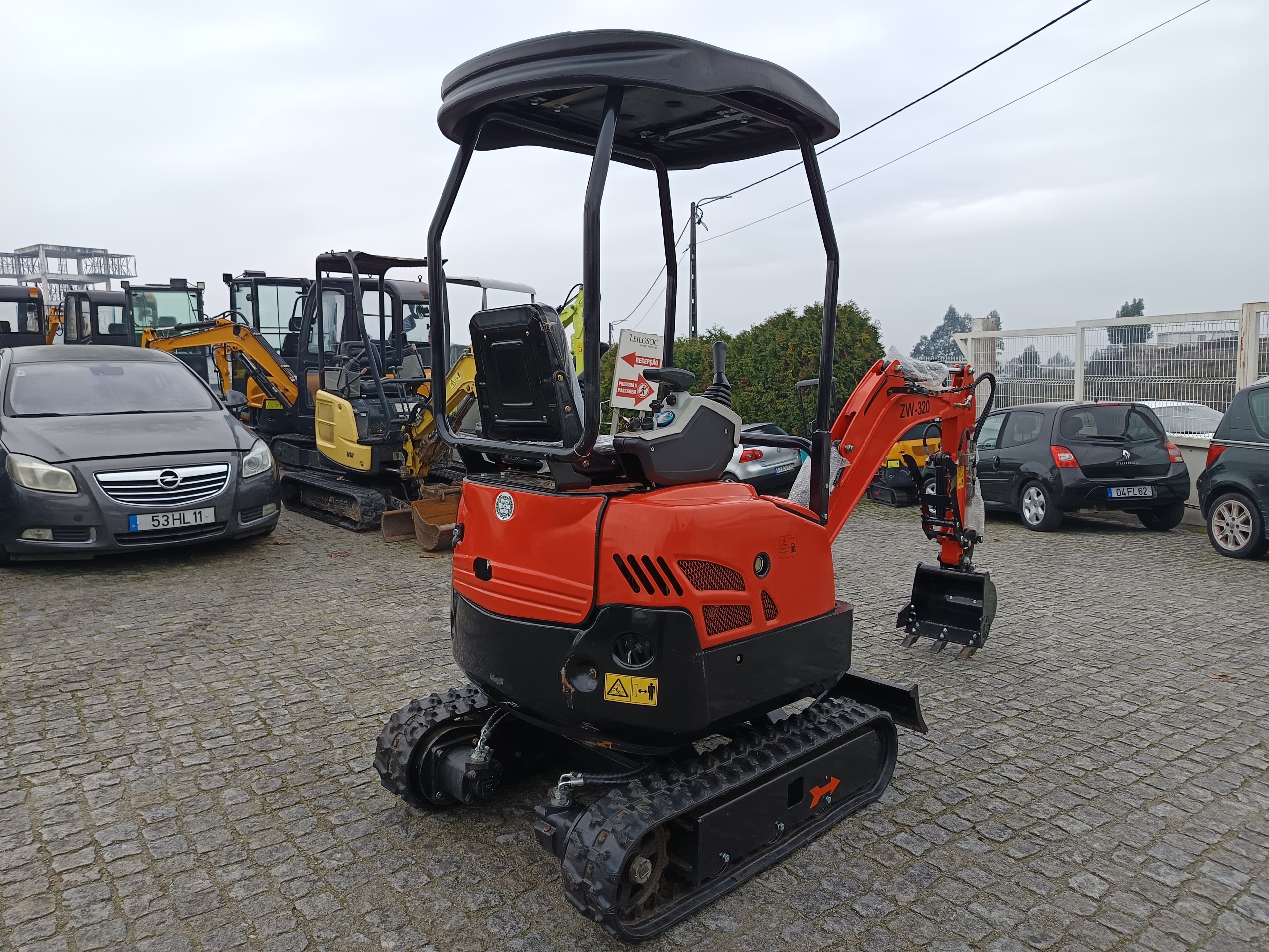 Mini Giratória Newrick ZM-320 · Ano 2025 — imagem 7