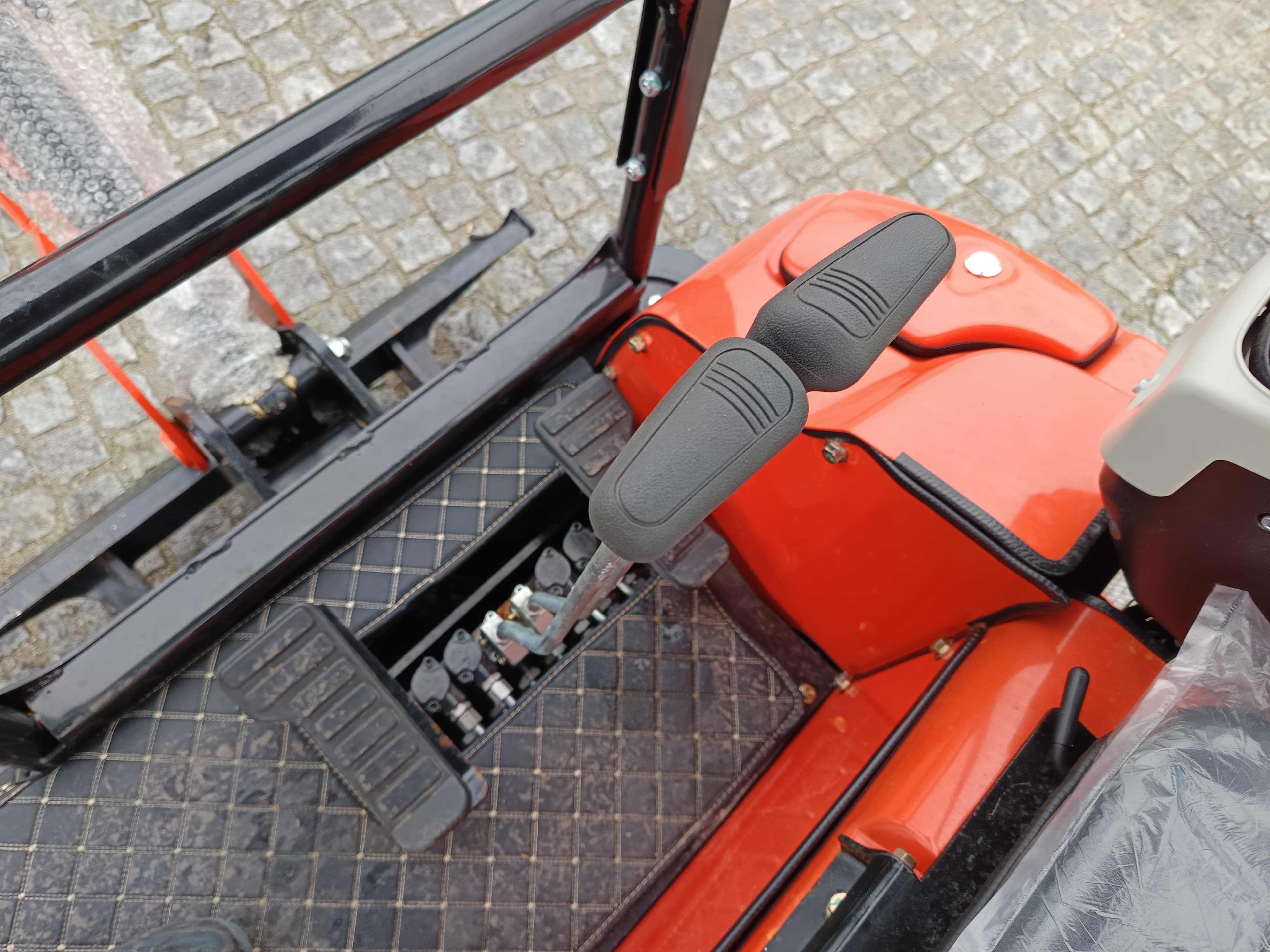 Mini Giratória Newrick ZM-320 · Ano 2025 — imagem 11