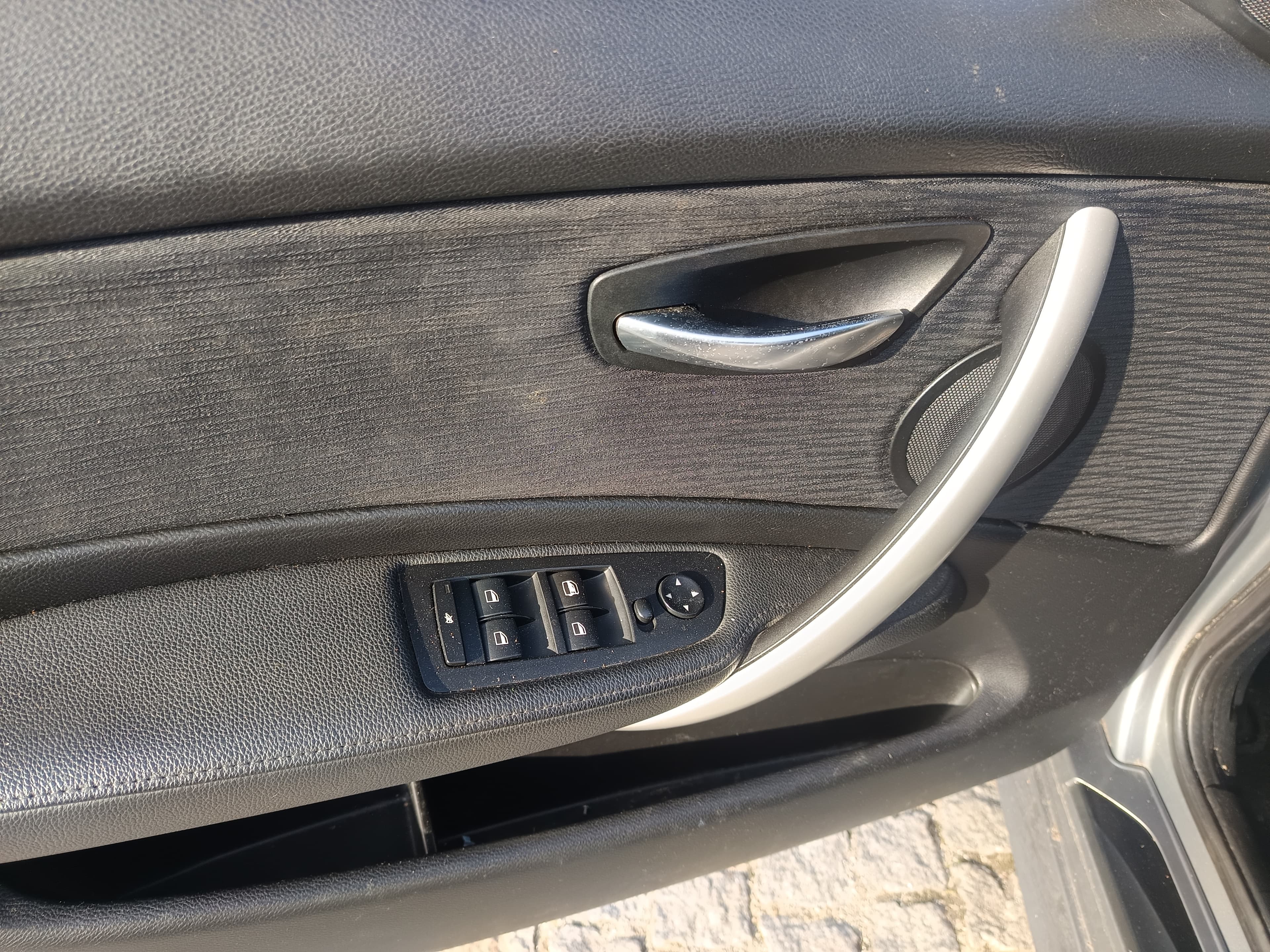 BMW 118d · Ano 2011 — imagem 30