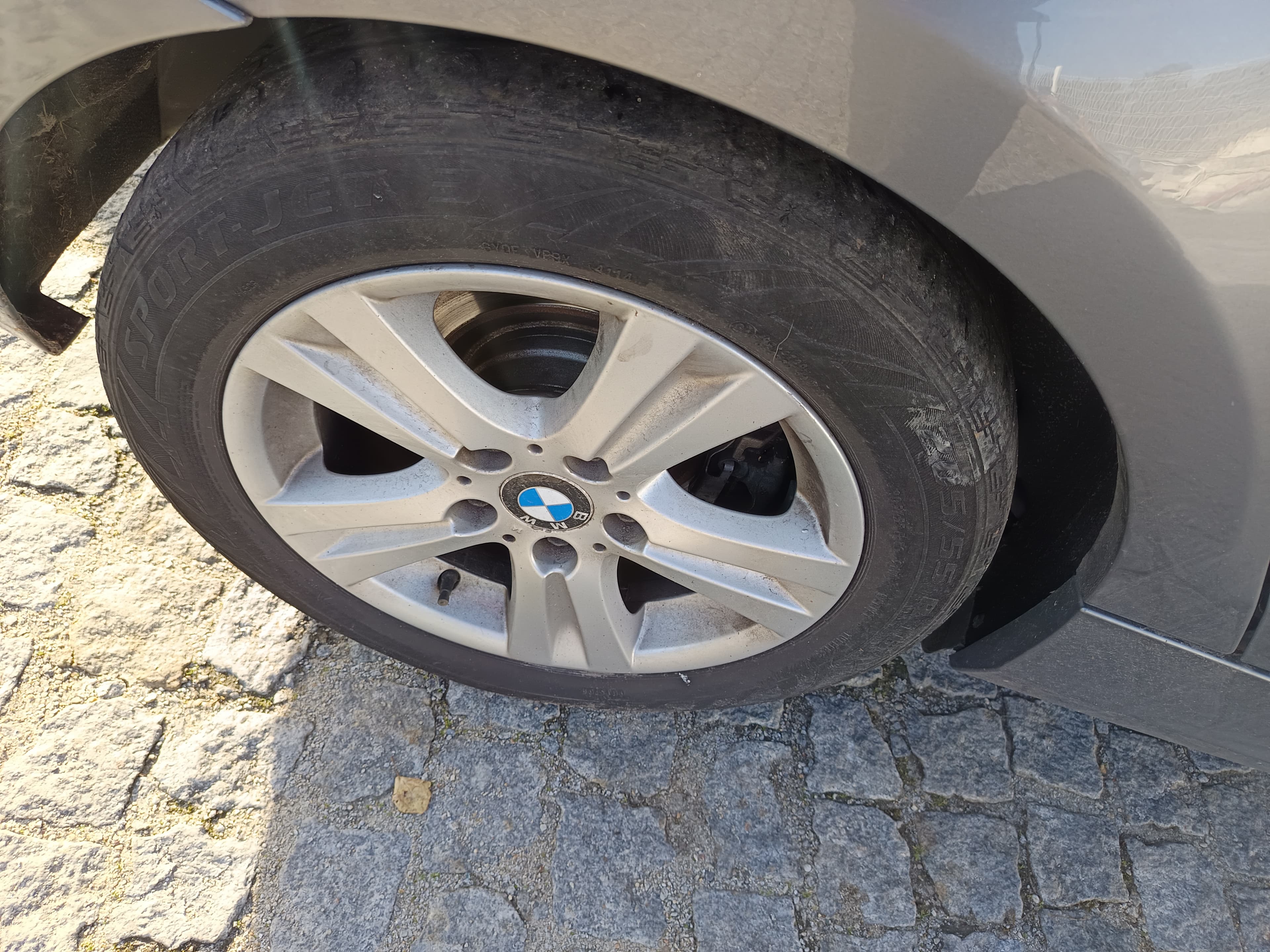 BMW 118d · Ano 2011 — imagem 9