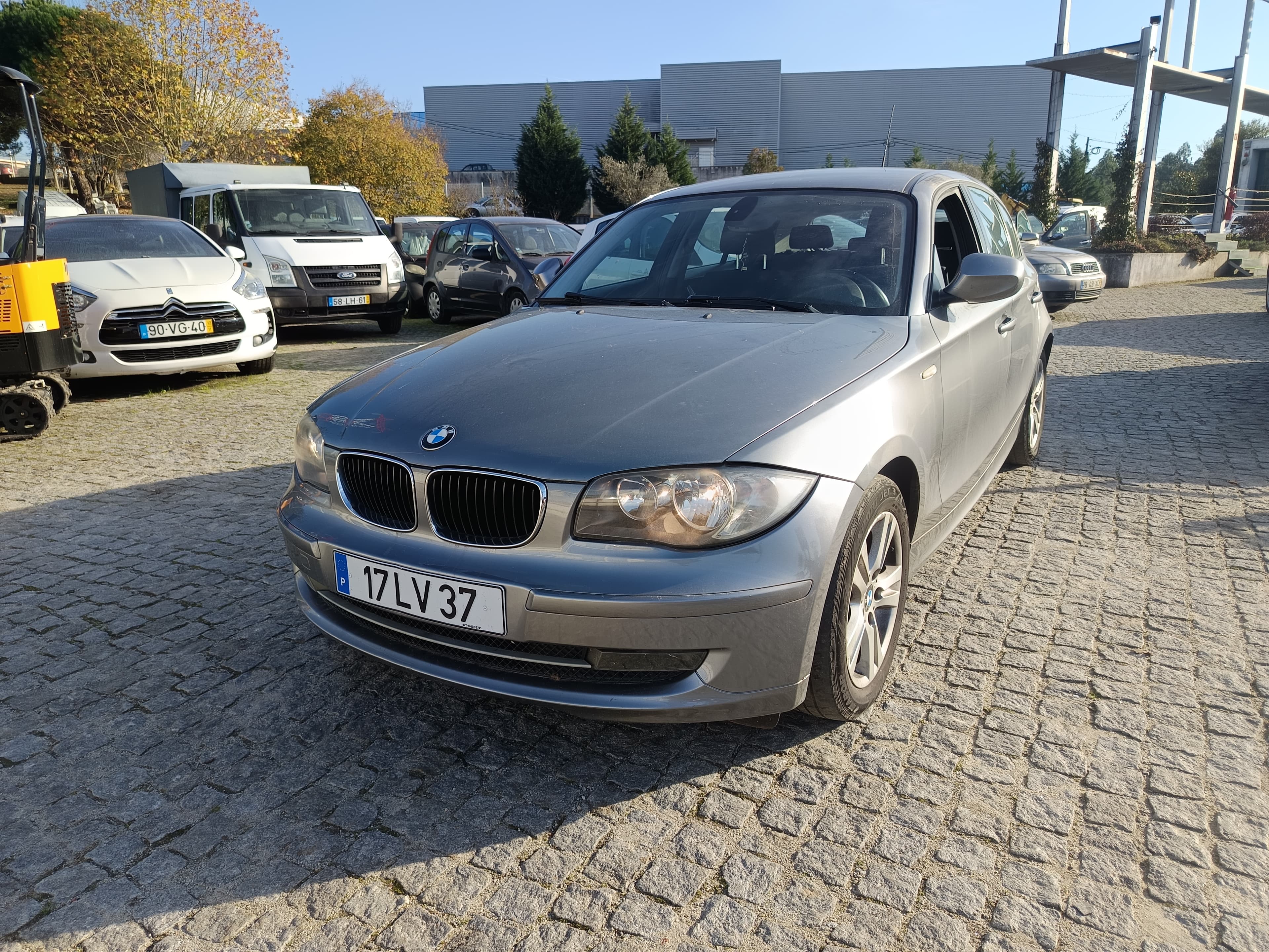 BMW 118d · Ano 2011 — imagem 1