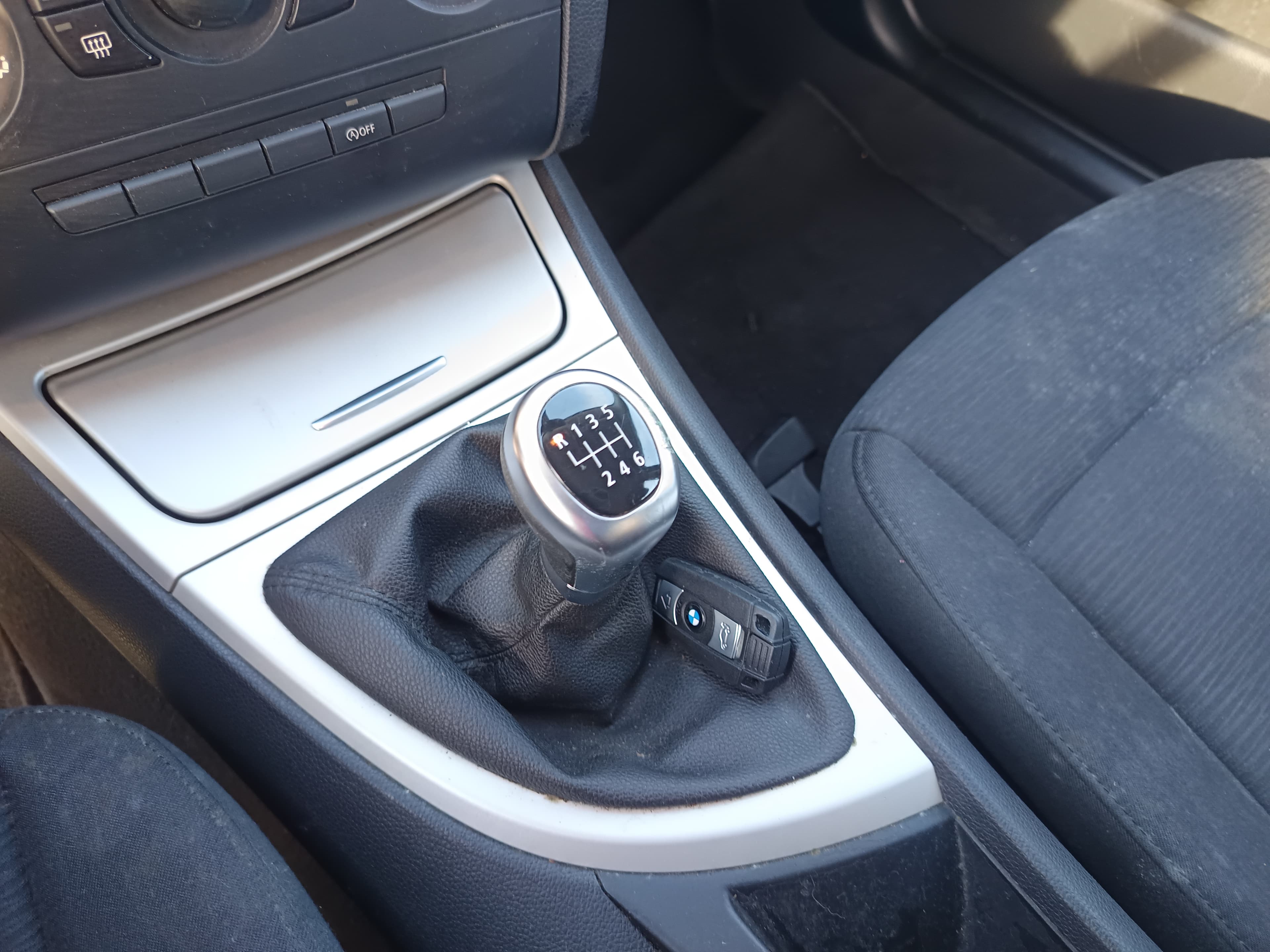 BMW 118d · Ano 2011 — imagem 36