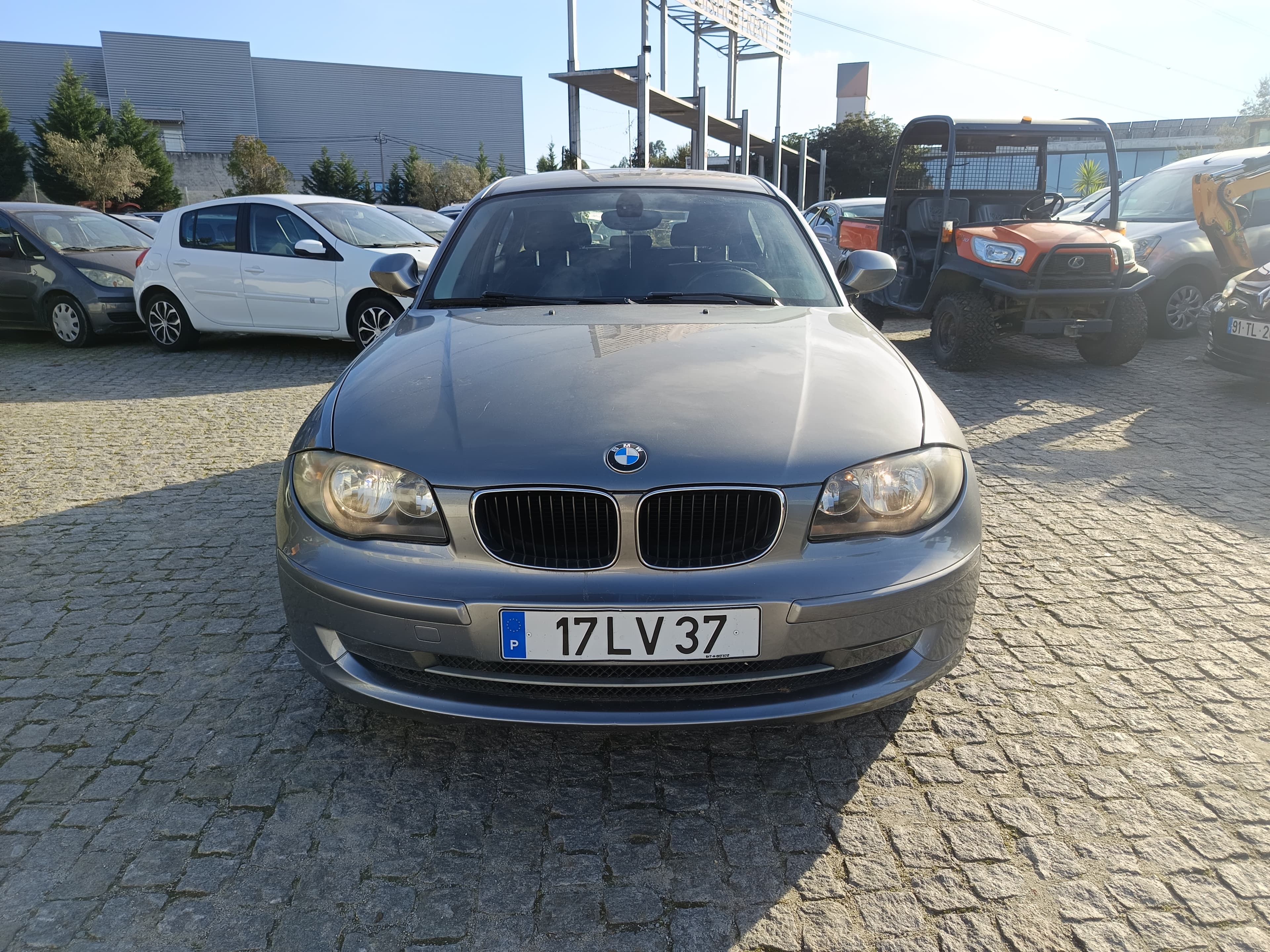 BMW 118d · Ano 2011 — imagem 2