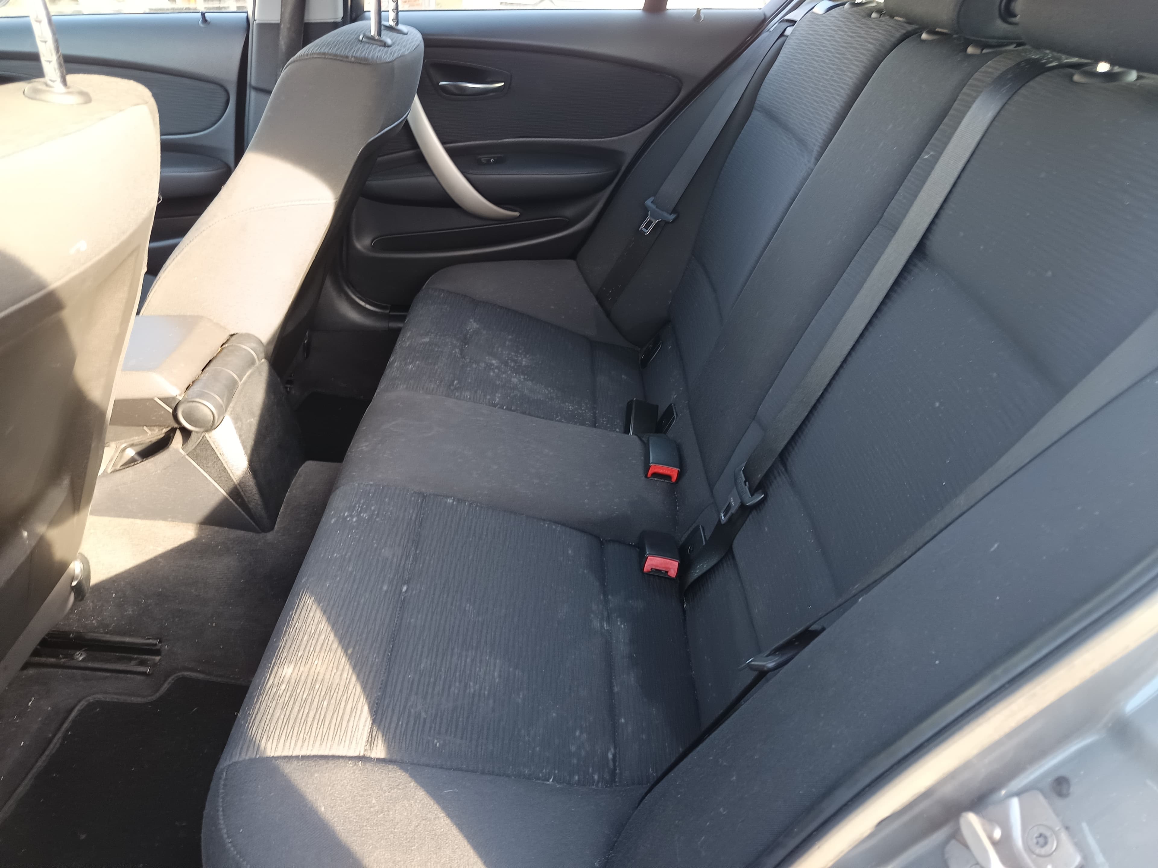 BMW 118d · Ano 2011 — imagem 32