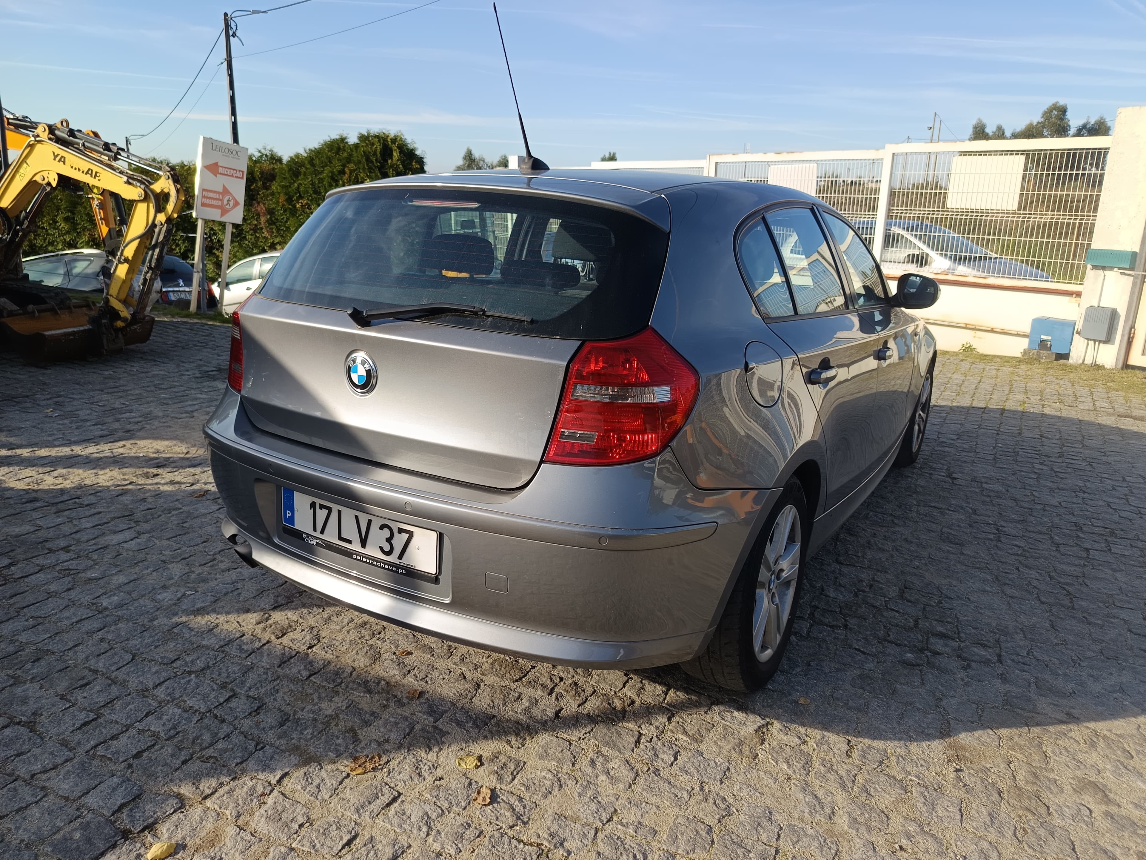 BMW 118d · Ano 2011 — imagem 6