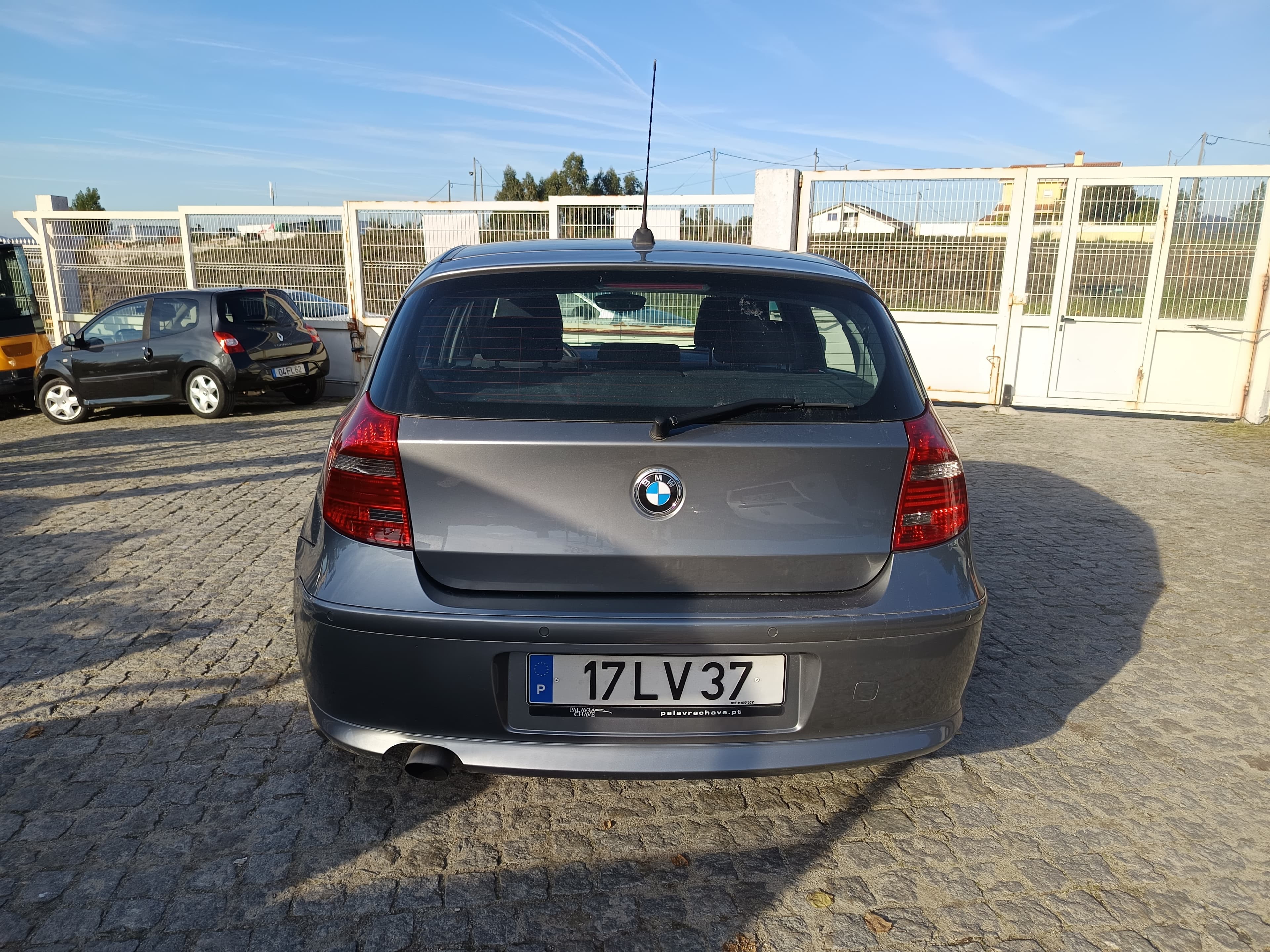 BMW 118d · Ano 2011 — imagem 4