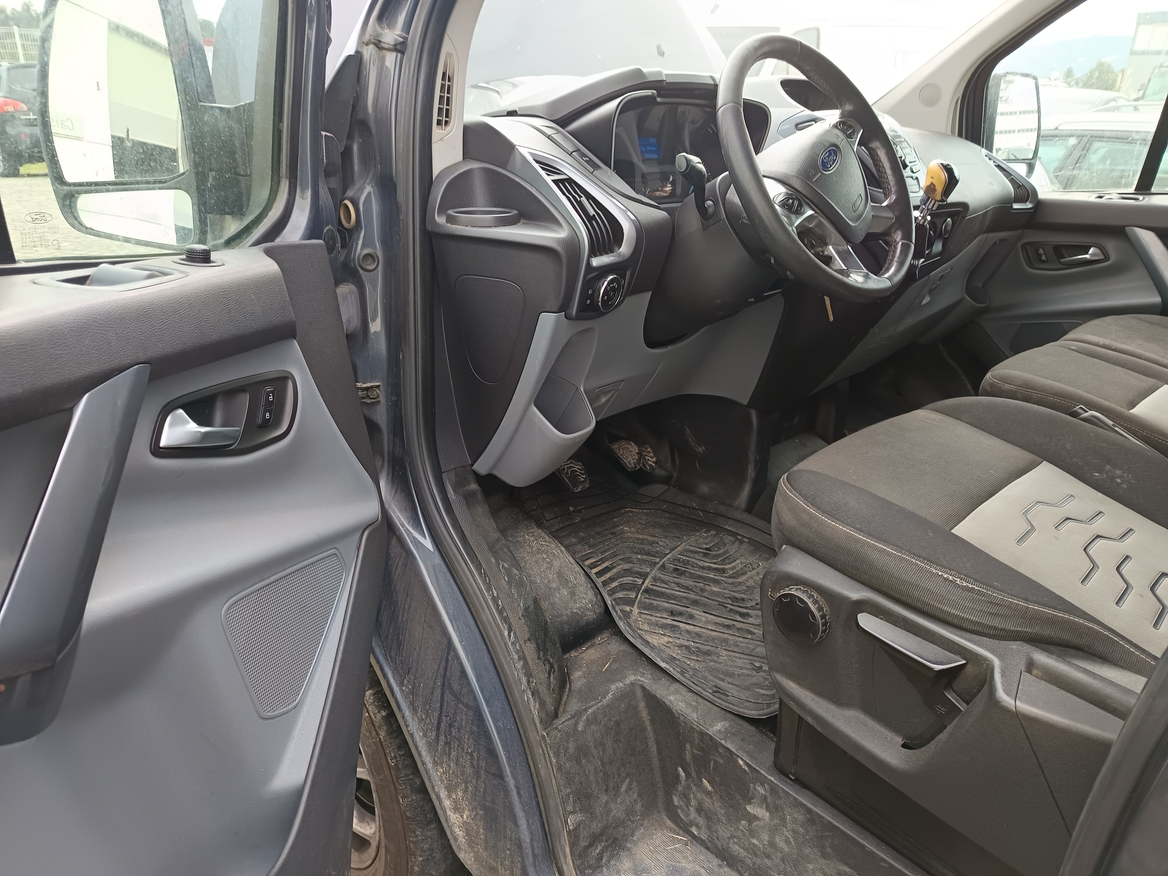 Ford Transit Custom · Ano 2014 — imagem 29