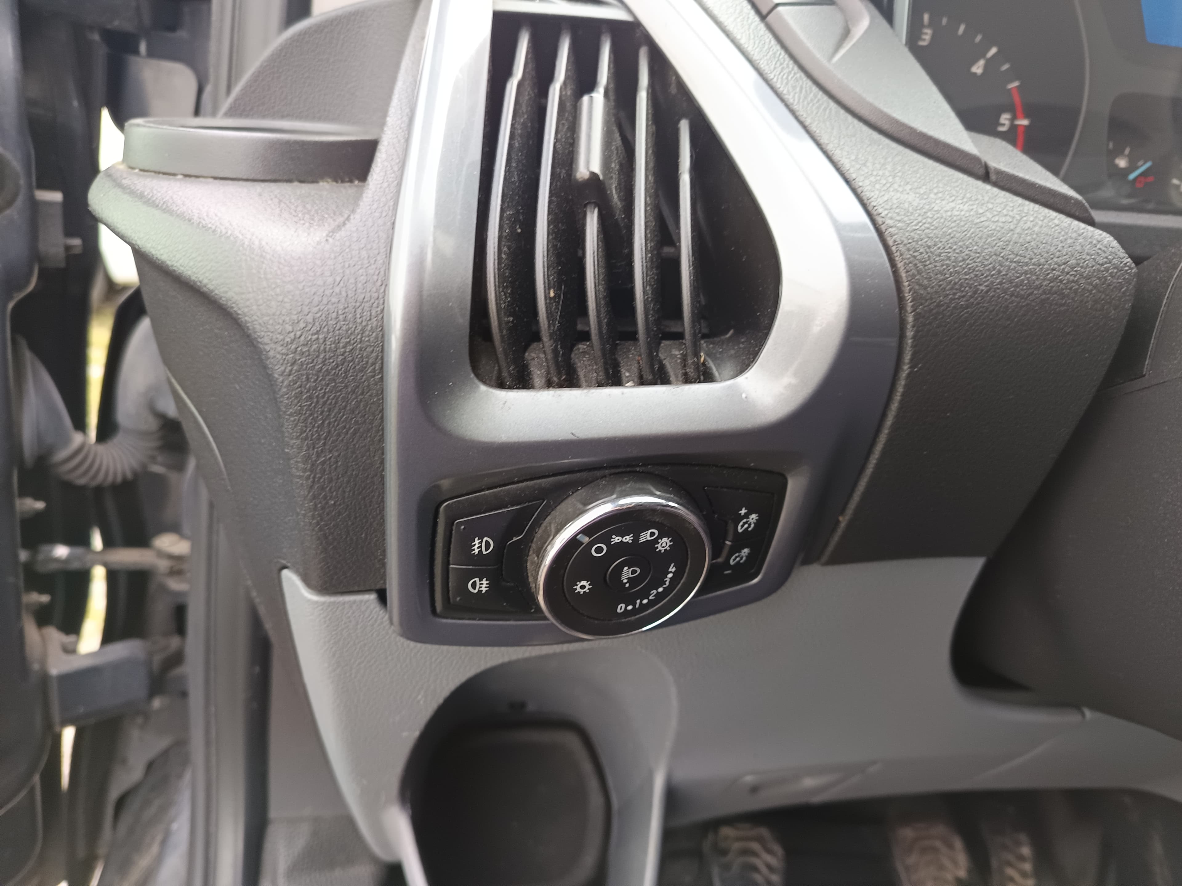 Ford Transit Custom · Ano 2014 — imagem 41
