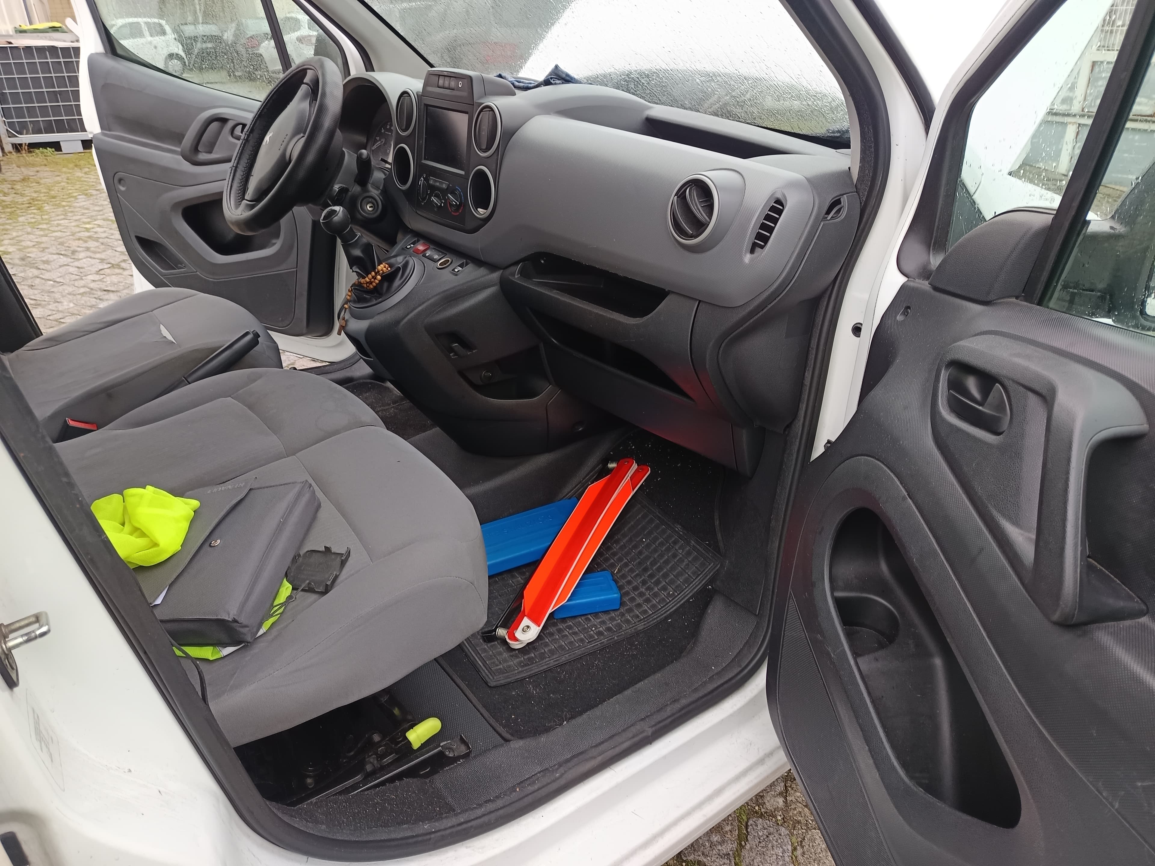 Peugeot Partner · Ano 2016 — imagem 23
